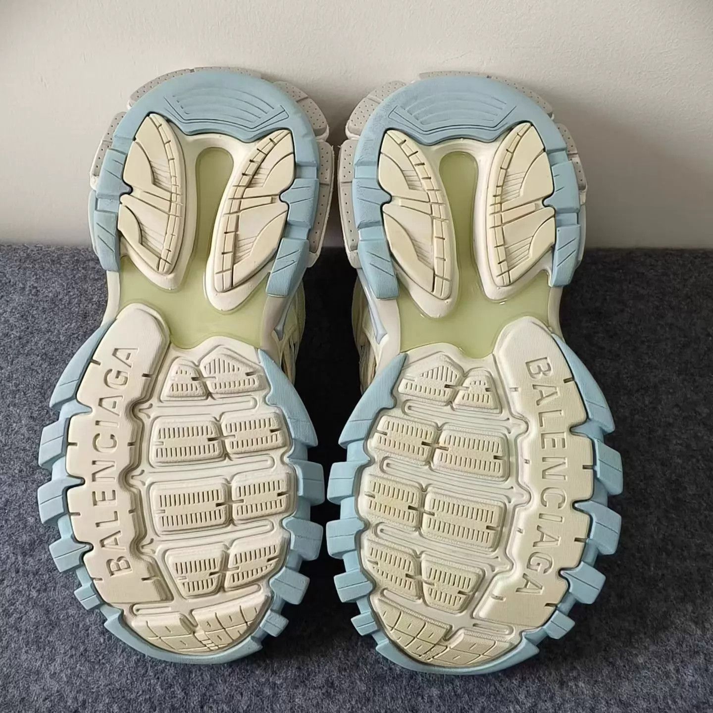 Balenciaga Balenciaga Track 2.0 Mac White Blue Pink Dad Shoe Women's 37 Size US 6.5 / IT 36.5 - 5 Thumbnail