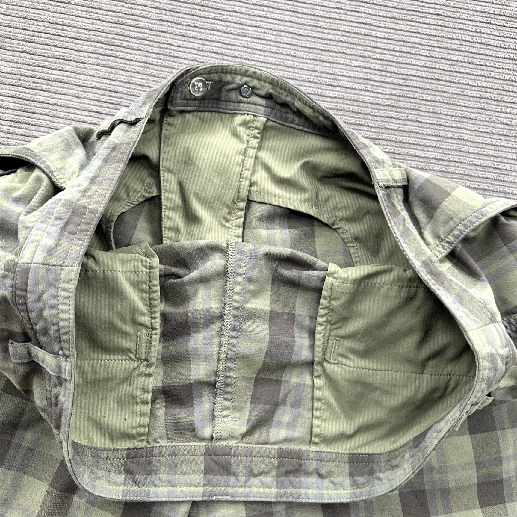 Lululemon Lululemon Chino Shorts Men 38 Green Plaid Casual Outdoor Weekend Travel Multicolor 5-Pocket Logo Pocket Regular Inseam 10 Casual Mens Size US 38 / EU 54 - 7 Thumbnail