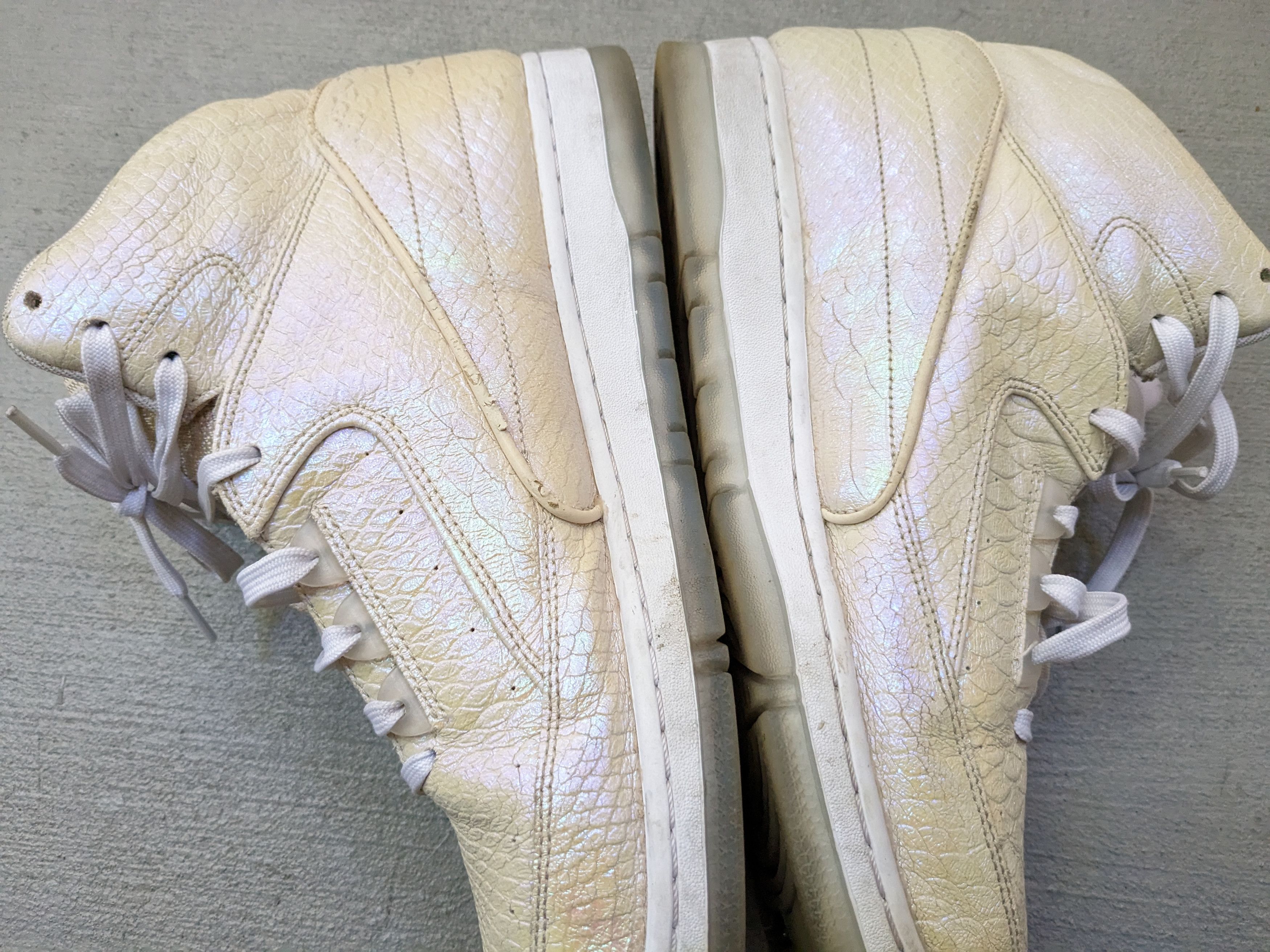 Jordan Brand × Nike Nike Air Python Premium Deluxe Pearl White 705066-101 Size US 12 / EU 45 - 11 Thumbnail