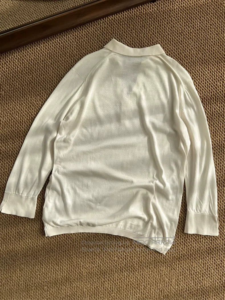 Loro Piana Loro Piana Silk V-neck round button base layer knit top, w Size M / US 6-8 / IT 42-44 - 2 Thumbnail