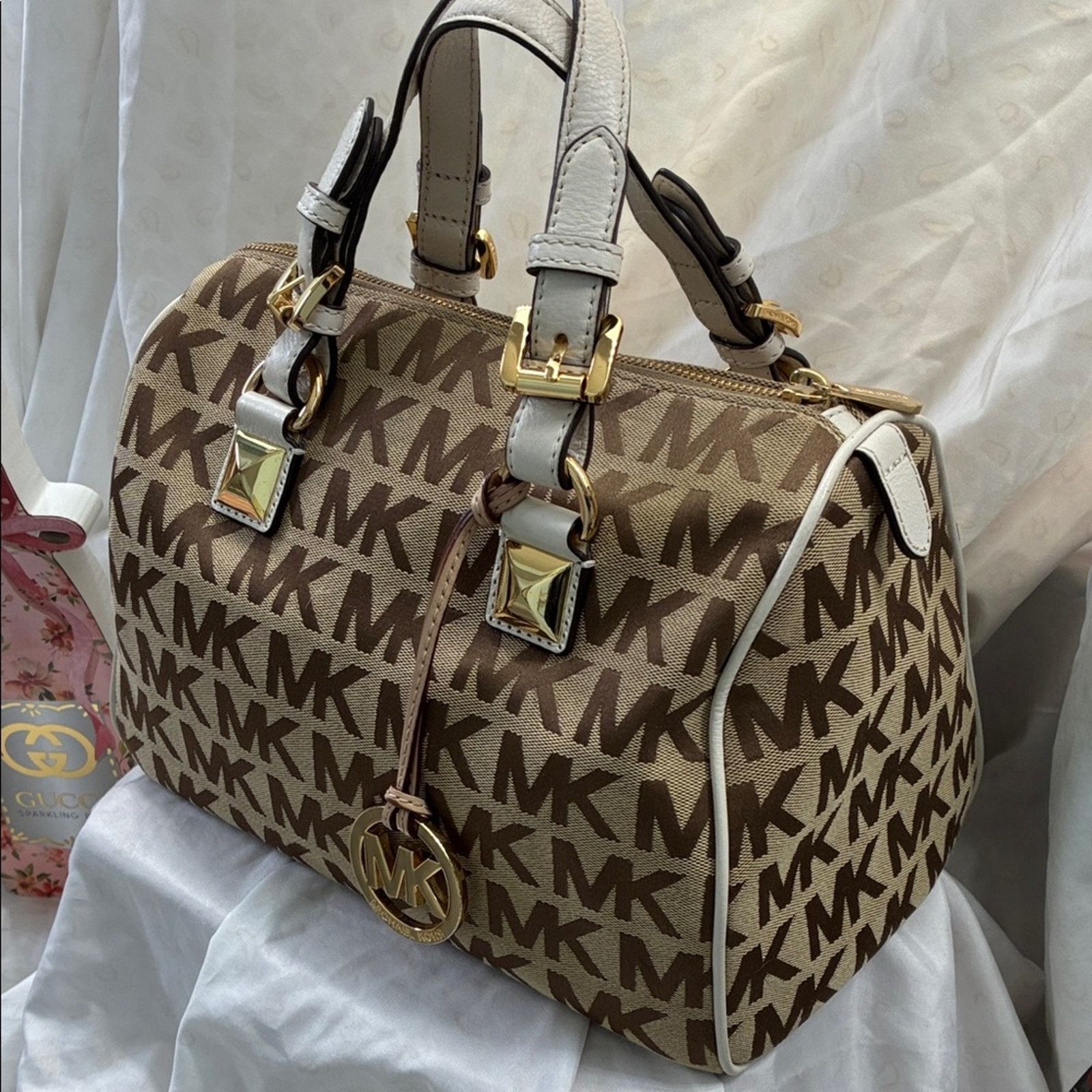 Michael Kors Michael Kors Grayson Monogram Handbag Size ONE SIZE - 2 Thumbnail