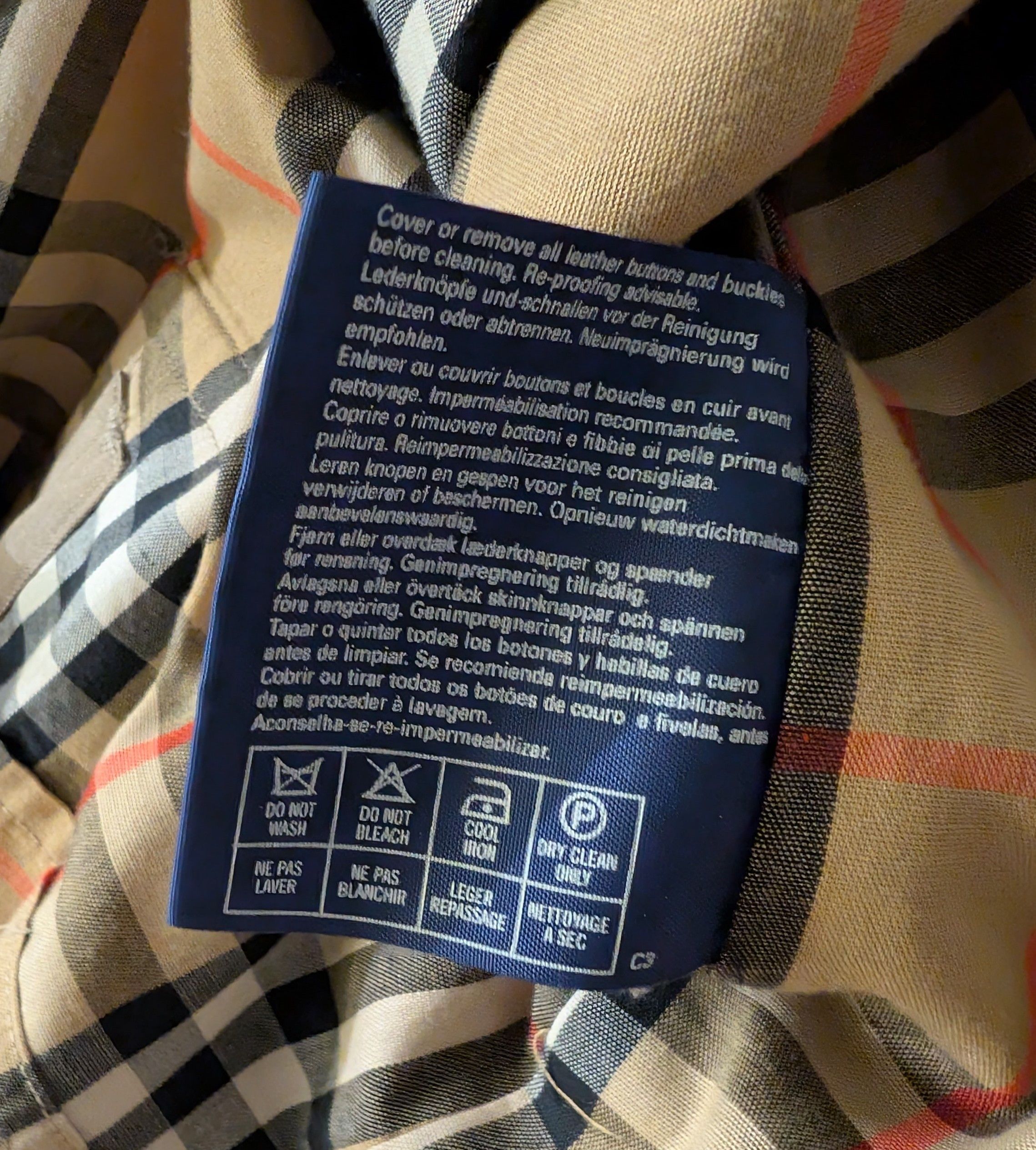 Burberry Burberry's of London Trench Coat Men's Size L/42 Size US L / EU 52-54 / 3 - 5 Thumbnail