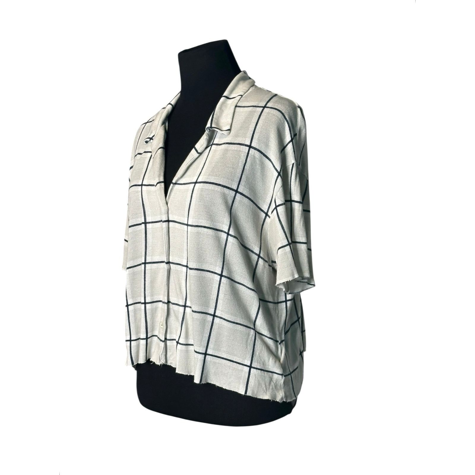 Urban Outfitters Urban Outfitters plaid button short sleeves shirt size Large Size L / US 10 / IT 46 - 10 Thumbnail