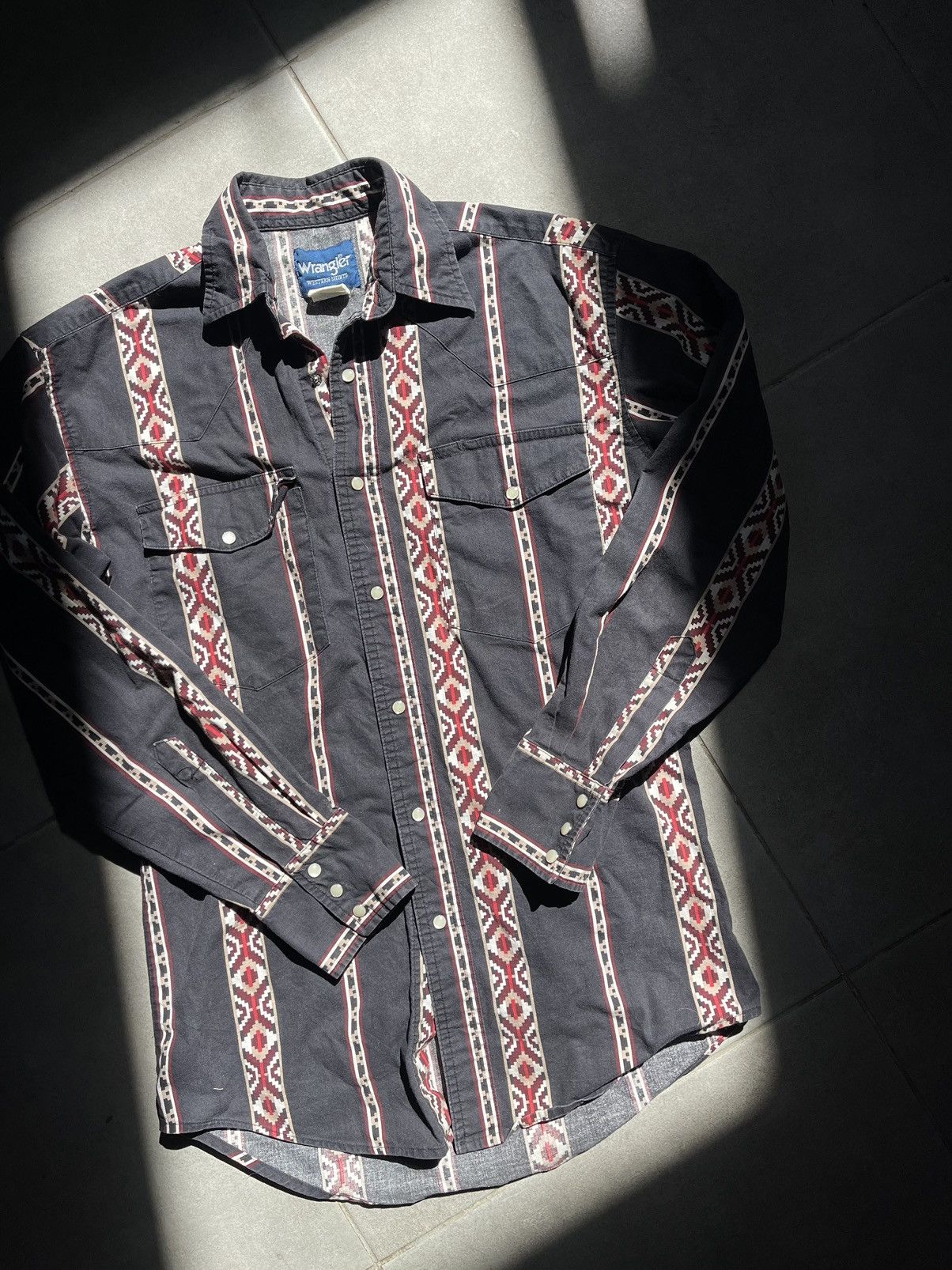 Cowboy Equipment × Vintage × Wrangler Wrangler Western Shirt Vintage azteck striped cowboy shirt Size US S / EU 44-46 / 1 - 3 Thumbnail