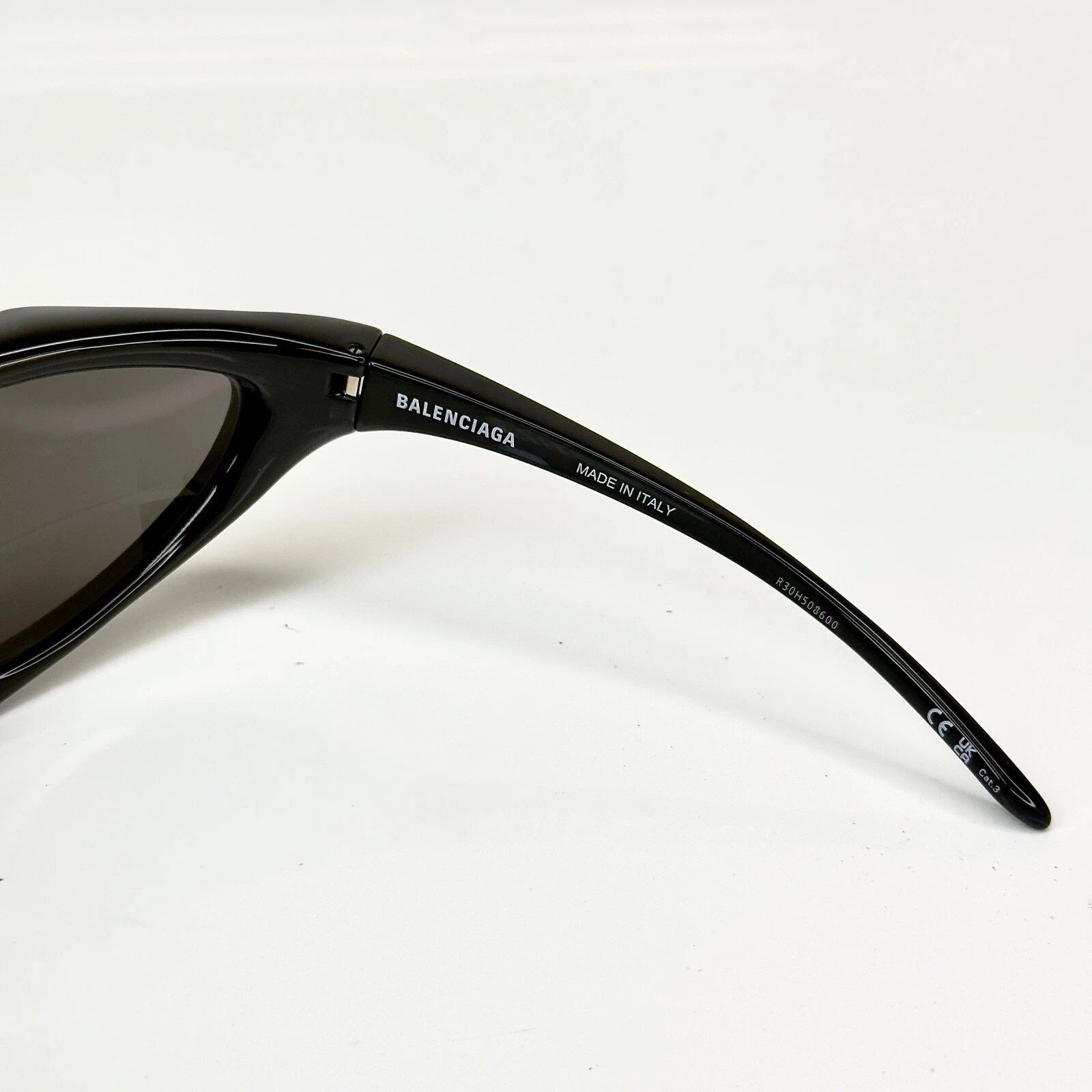 Balenciaga BALENCIAGA BB0352S RUNNER CAT 0352 Black Angular Mask 001 Size ONE SIZE - 3 Thumbnail