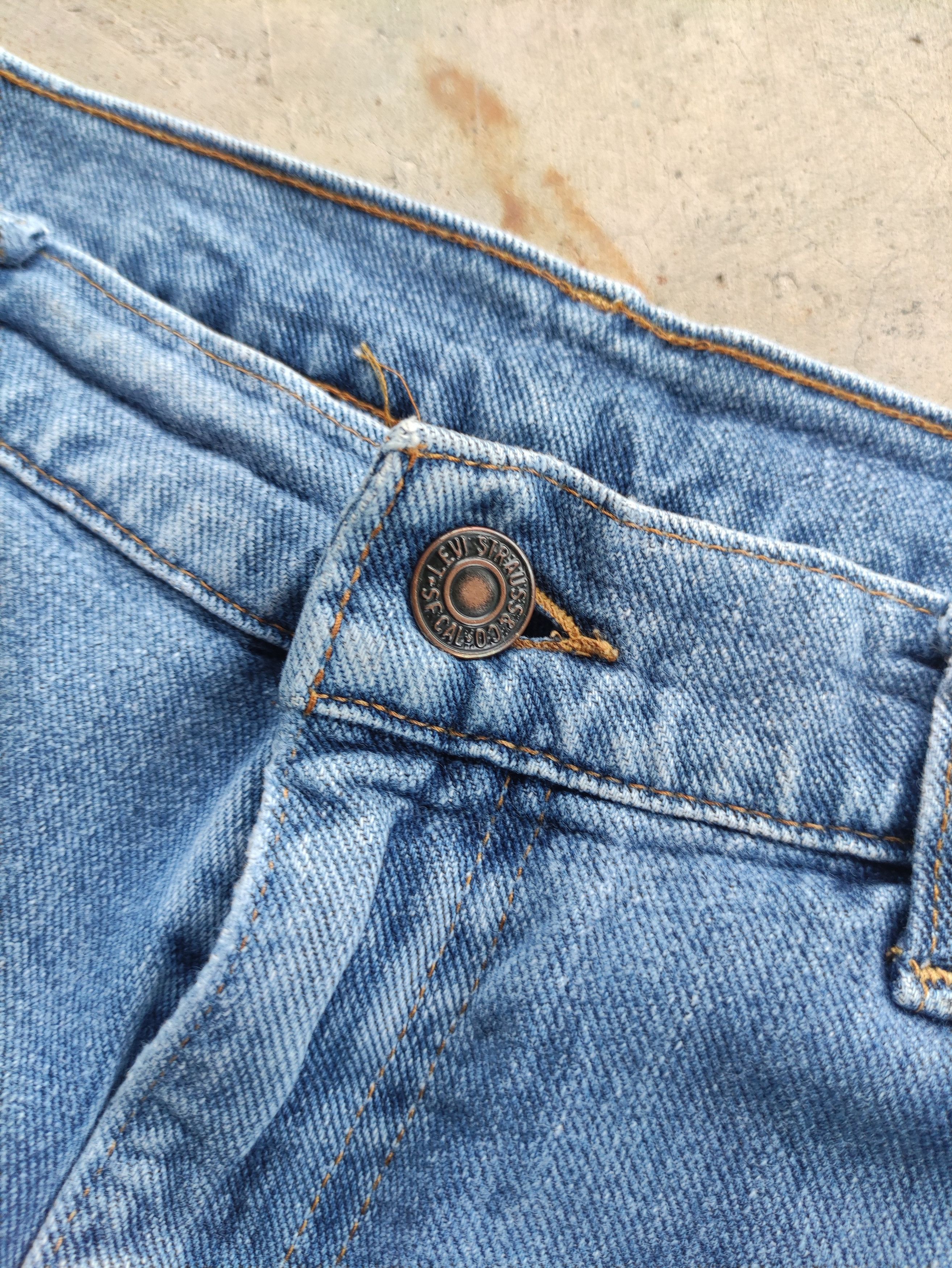 Levi's Vintage Levis Jean Distressed Faded Denim Waist 35 Size US 35 - 5 Thumbnail