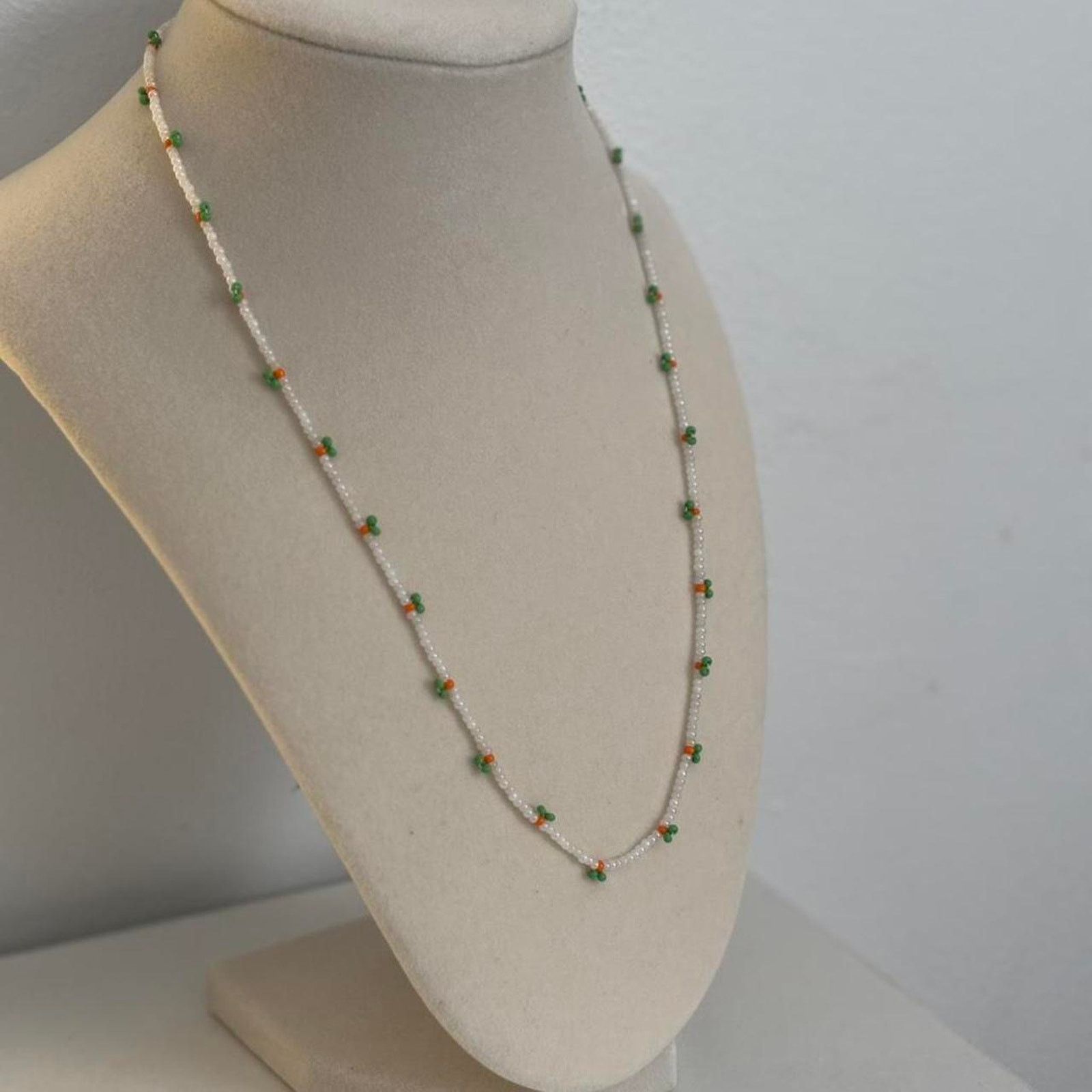 Other Green White Beaded Necklace Handmade Elegant Minimal Size ONE SIZE - 2 Thumbnail