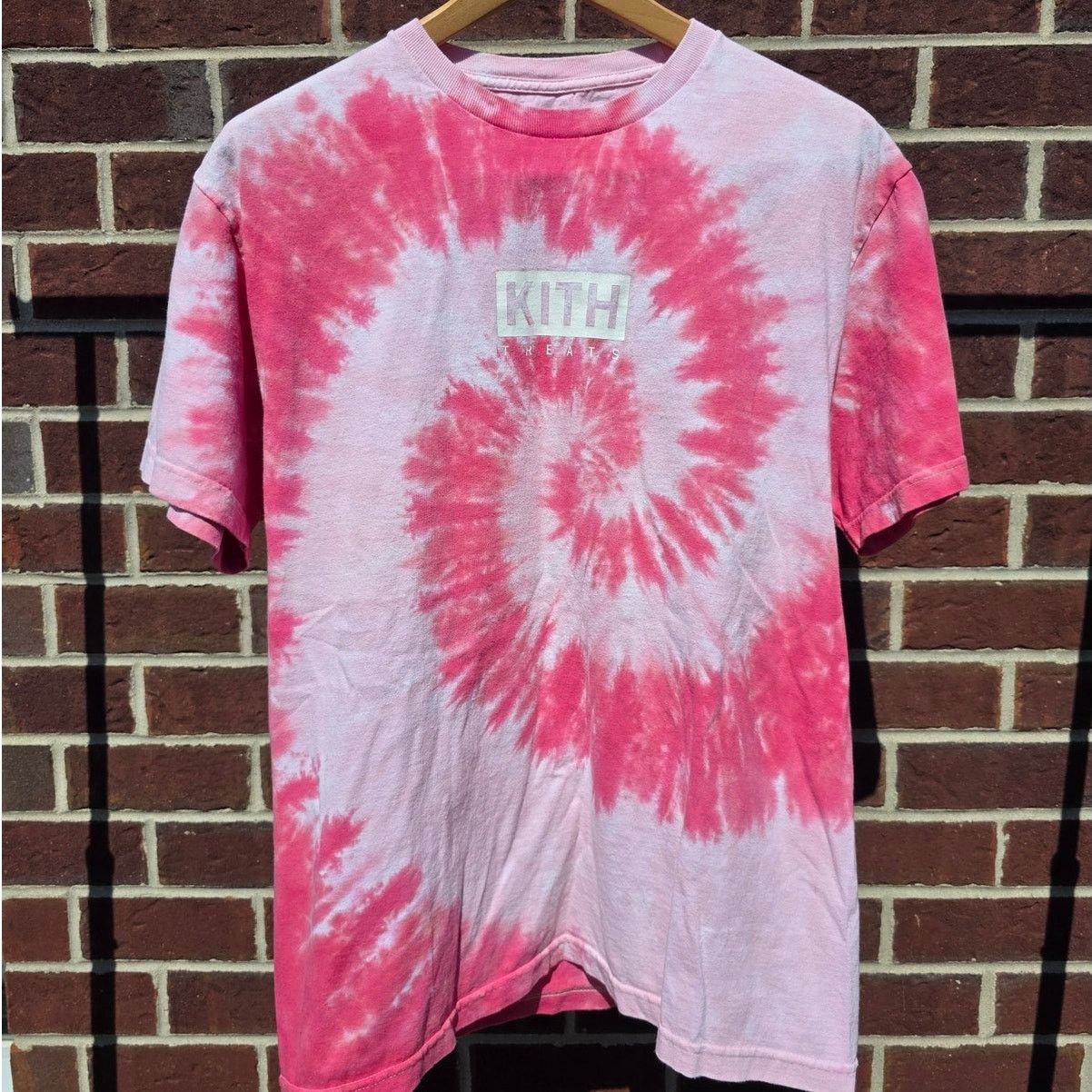 Kith Kith Treats Swirl Tee "Red" Size US L / EU 52-54 / 3 - 1 Thumbnail
