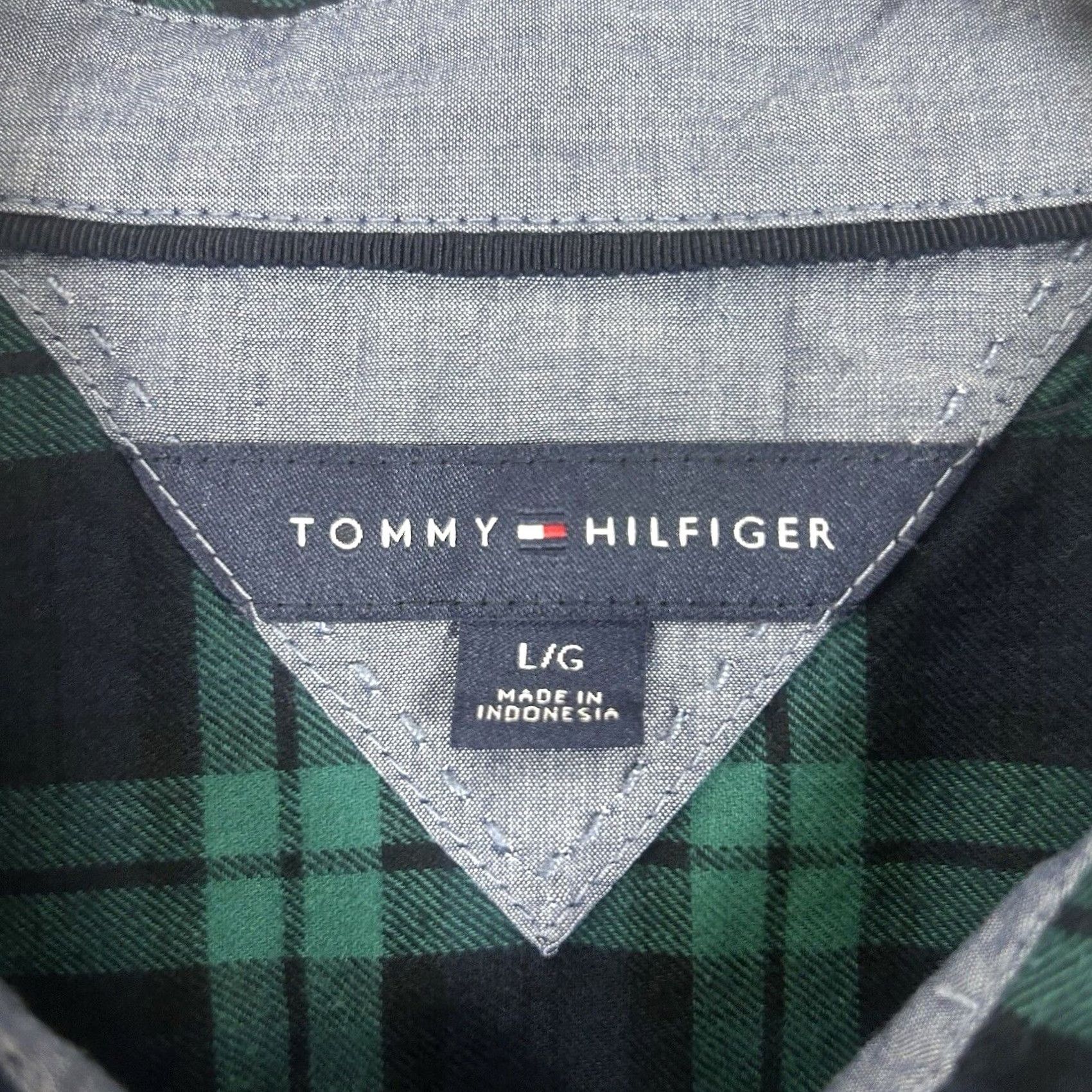 Tommy Hilfiger Tommy Hilfiger Plaid Button-Up Shirt Mens Size L Green Casual Top Preppy Shirt Small Business Casual Travel Mens Size US L / EU 52-54 / 3 - 3 Thumbnail