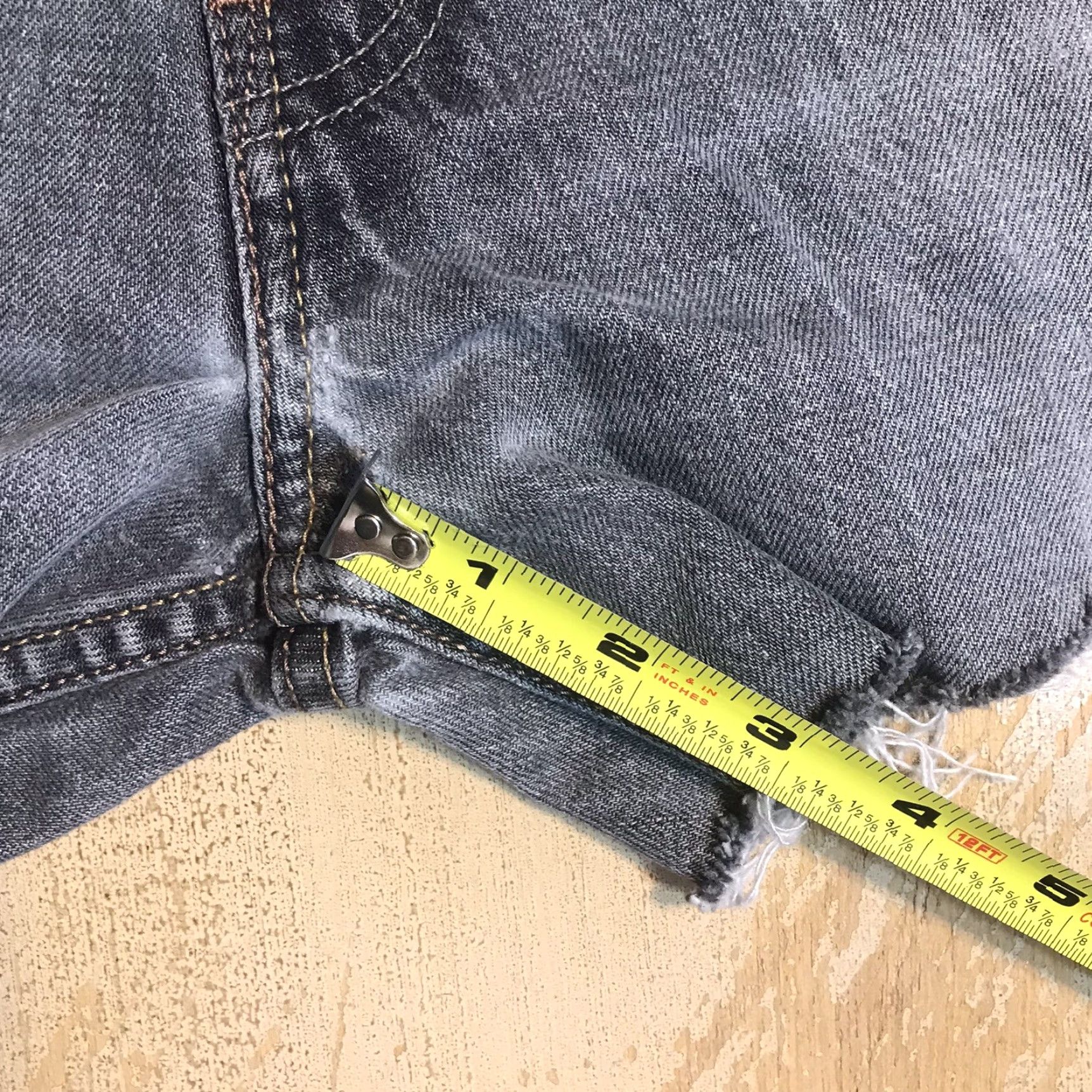 Levi's VINTAGE Levi's 527 Cut-Off Shorts Denim Woman 28 Black 90s Raw Hems 5-Pocket Shape Ladies Size 28" / US 6 / IT 42 - 5 Thumbnail