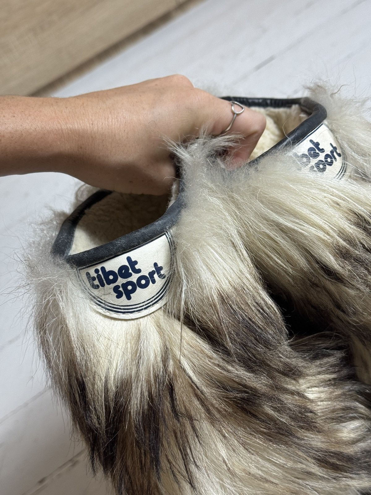 Other VINTAGE IDEAL FUR YETI MOHAIR SNOW MOON Y2K UNT BOOTS Size US 6.5 / IT 36.5 - 8 Thumbnail