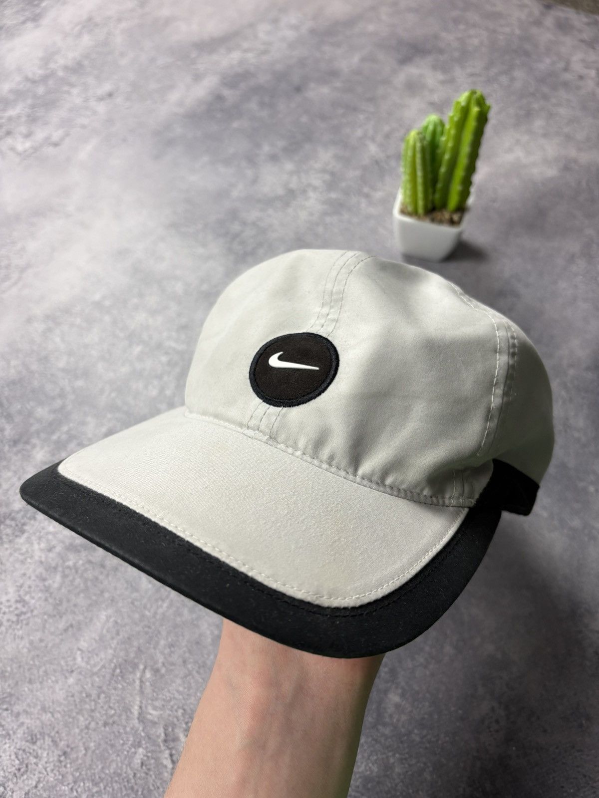 Nike NIKE Vintage 1990s Big Logo Streetwear Casual Hype Rare Size ONE SIZE - 1 Thumbnail