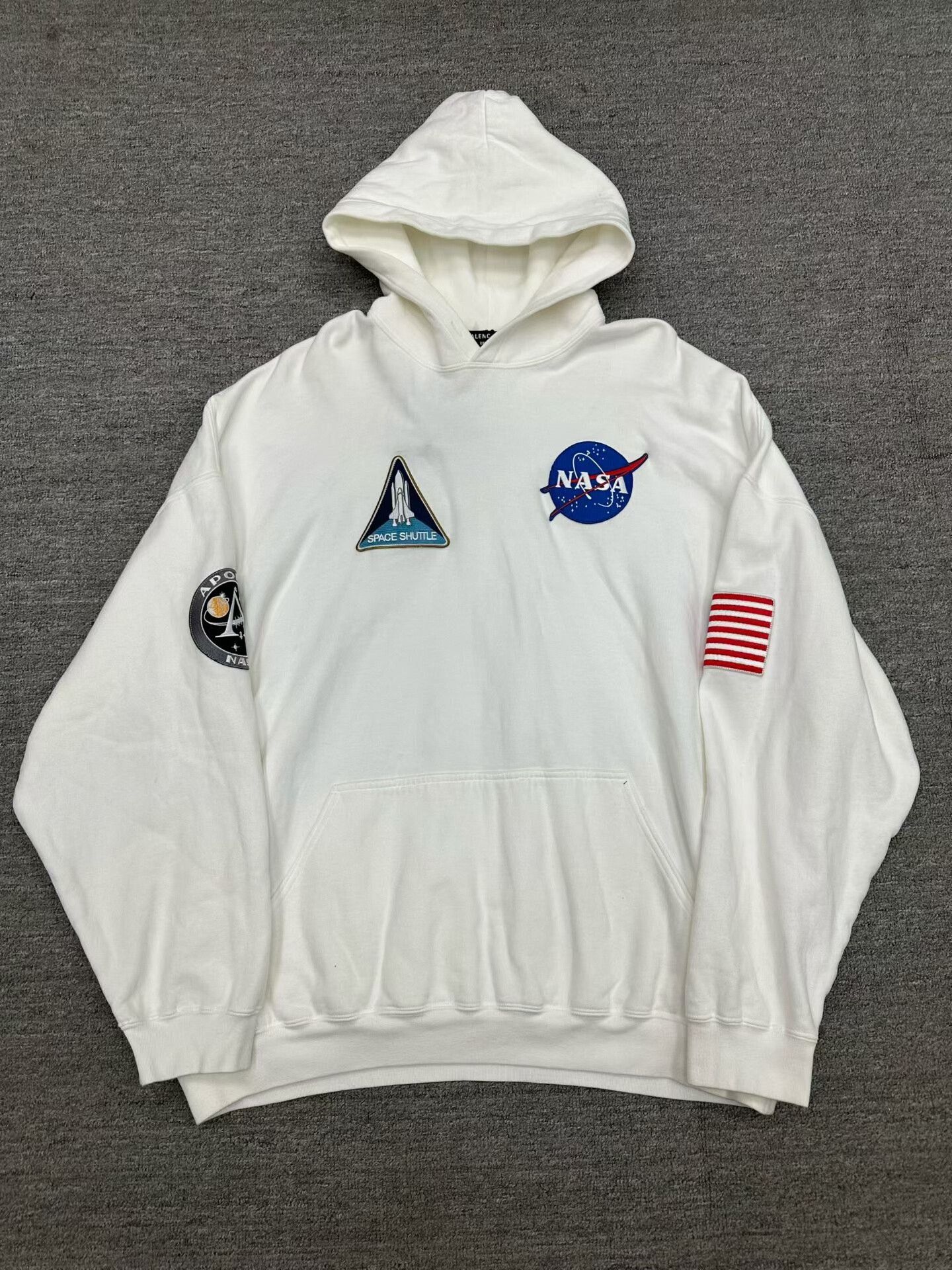 Balenciaga Balenciaga NASA Collaboration Sweatshirt Size US XXS / EU 40 - 1 Thumbnail