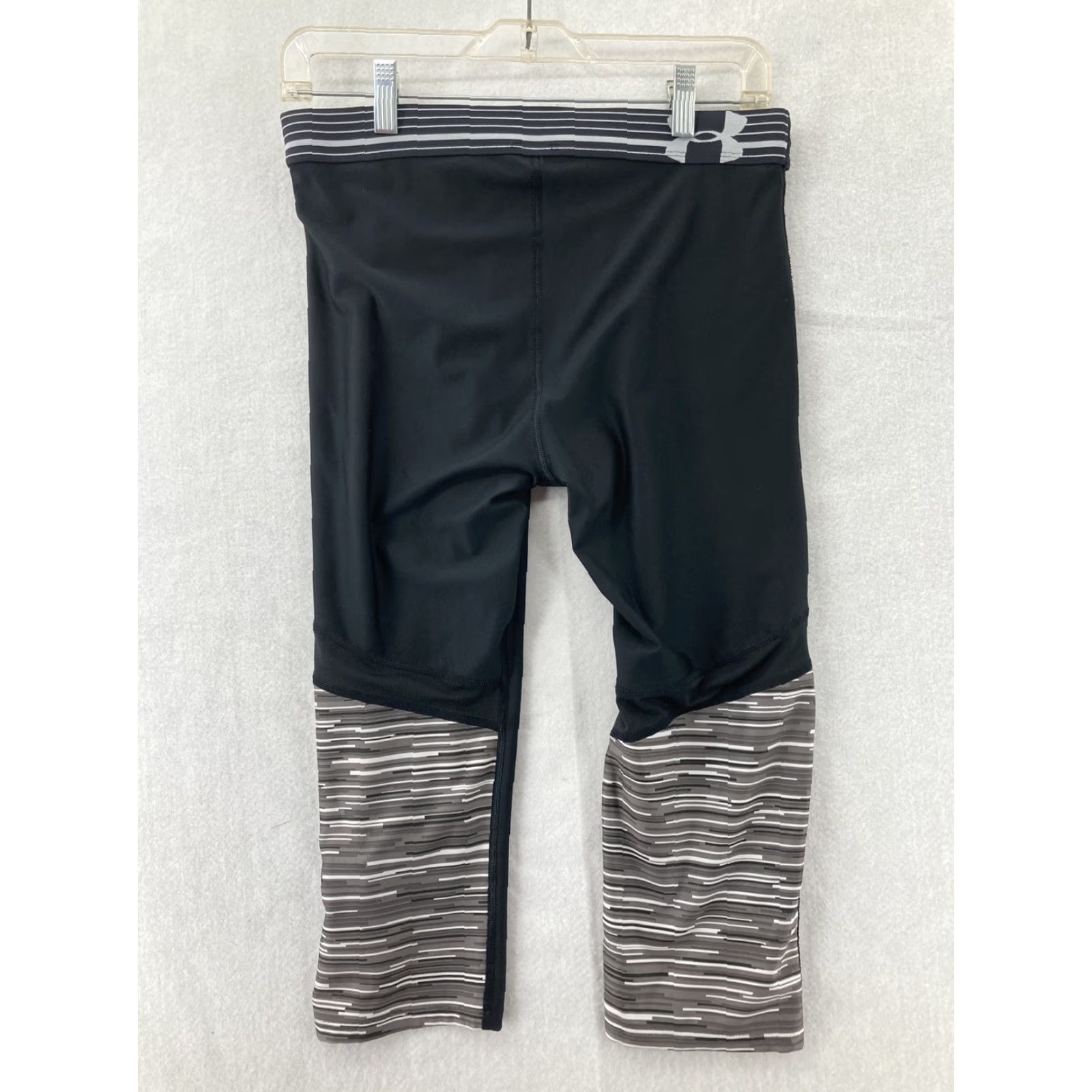 Under Armour Under Armour Yoga pants Womens Black Large Compression Crop Size 36" / US 14 / IT 50 - 2 Thumbnail