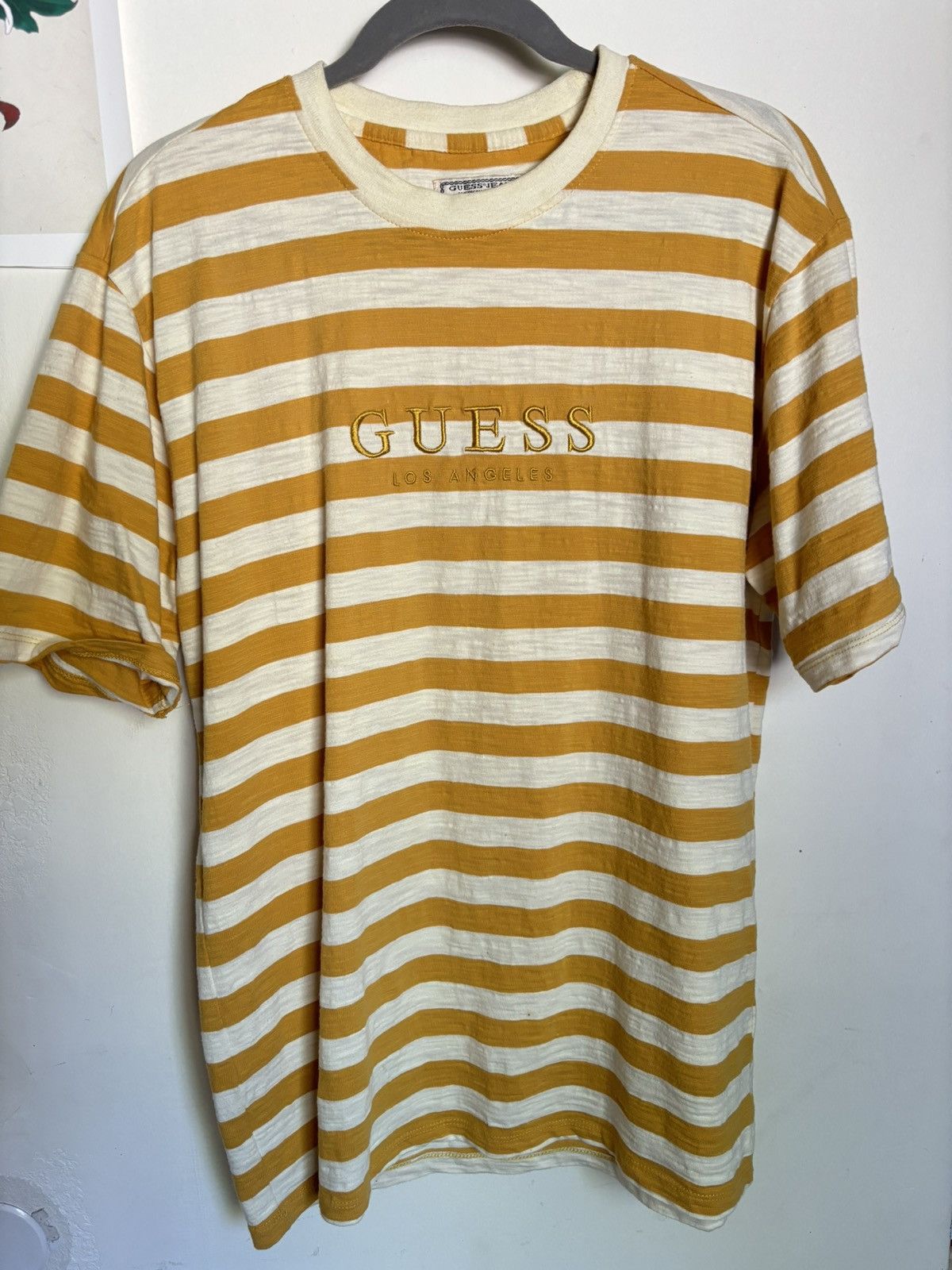 Guess Vintage Guess Tshirt Size US S / EU 44-46 / 1 - 1 Thumbnail