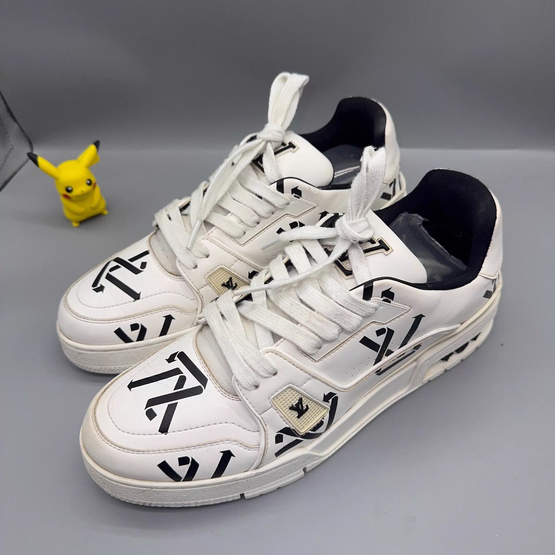 Louis Vuitton LOUIS VUITTON Trainer White Black 42 Size US 9 / EU 42 - 1 Thumbnail