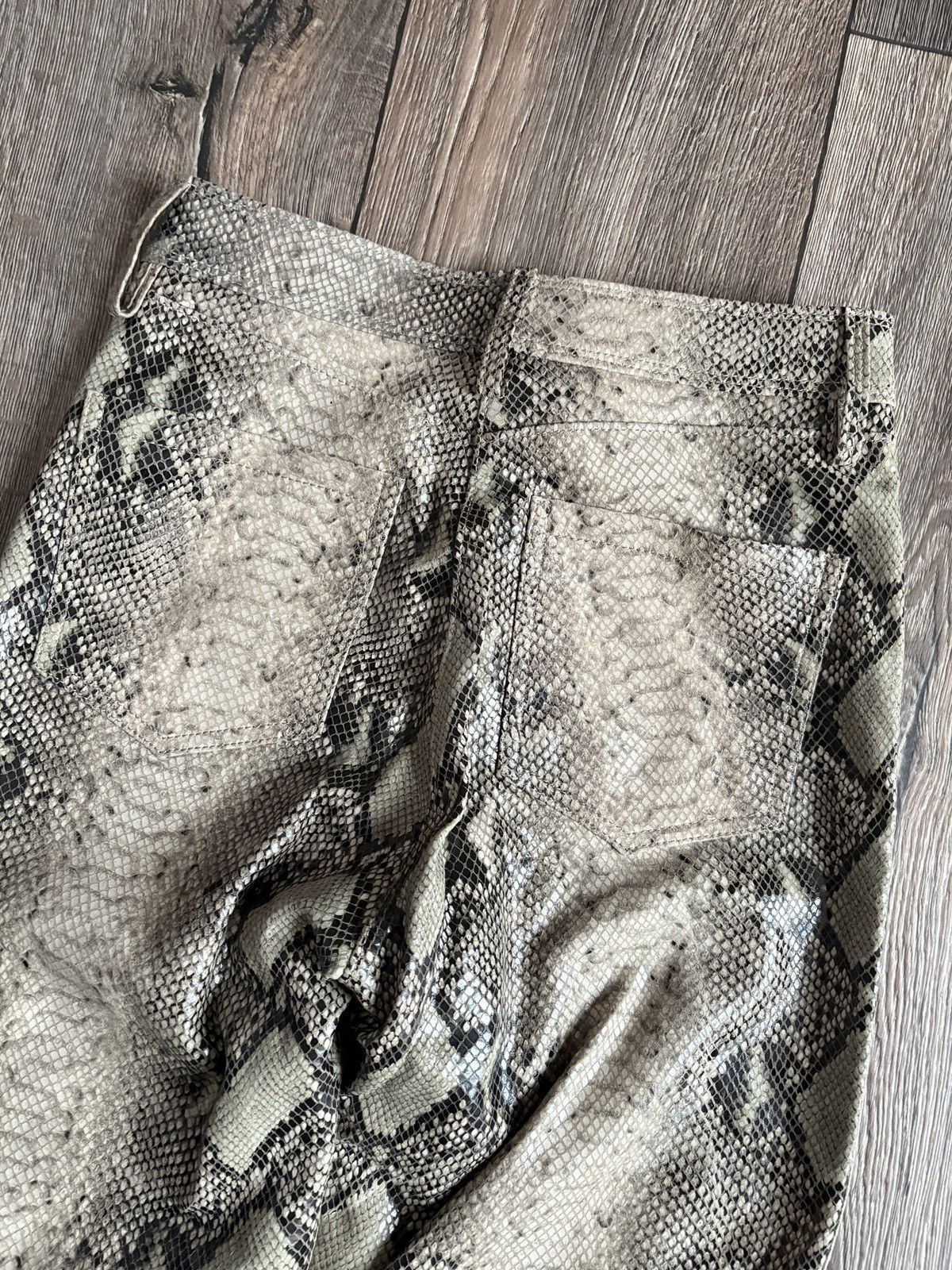 Tommy Hilfiger NWT AW19 Tommy Hilfiger x Zendaya Snakeskin Python Leather Size 26" / US 2 / IT 38 - 12 Thumbnail