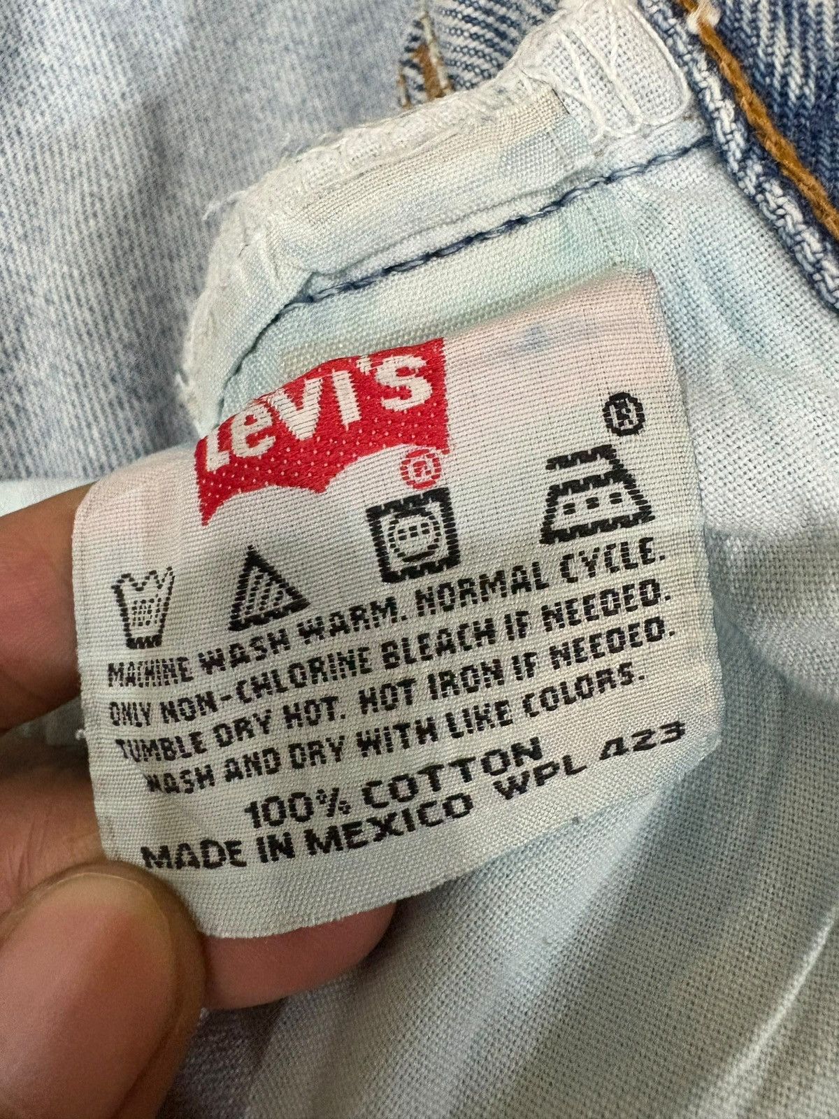 Levi's Vintage 90s Levis 501 Light Wash Distressed Jeans Size US 31 - 10 Thumbnail