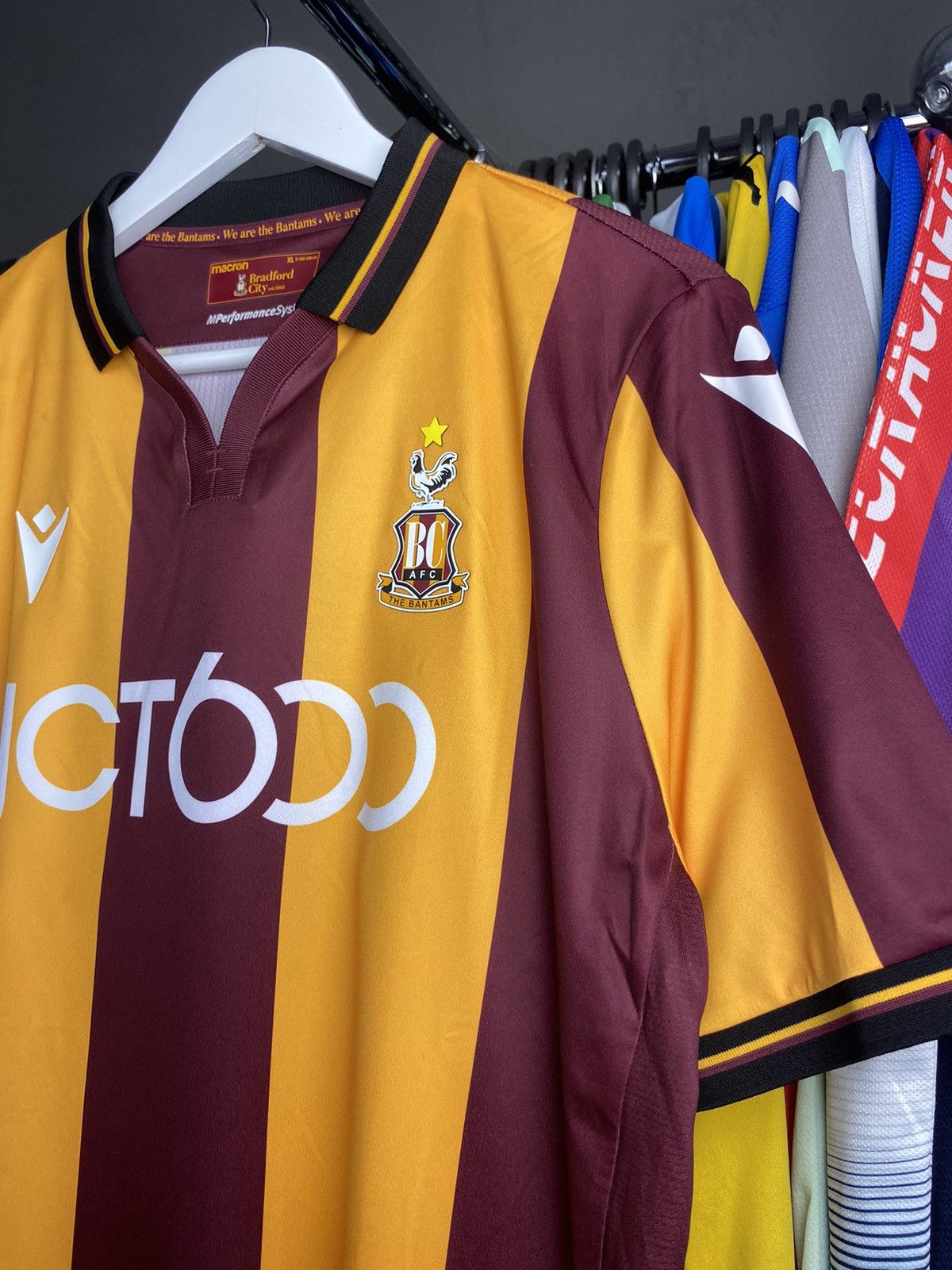 Macron 2022/23 MACRON BRADFORD CITY HOME SOCCER FOOTBALL JERSEY Size US XL / EU 56 / 4 - 4 Thumbnail