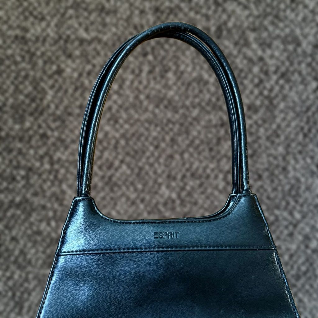 Esprit VINTAGE Esprit Shoulder Bag Crescent Black Solid Small Womens 1990s 2000s Purse Purse Bag Size ONE SIZE - 1 Thumbnail