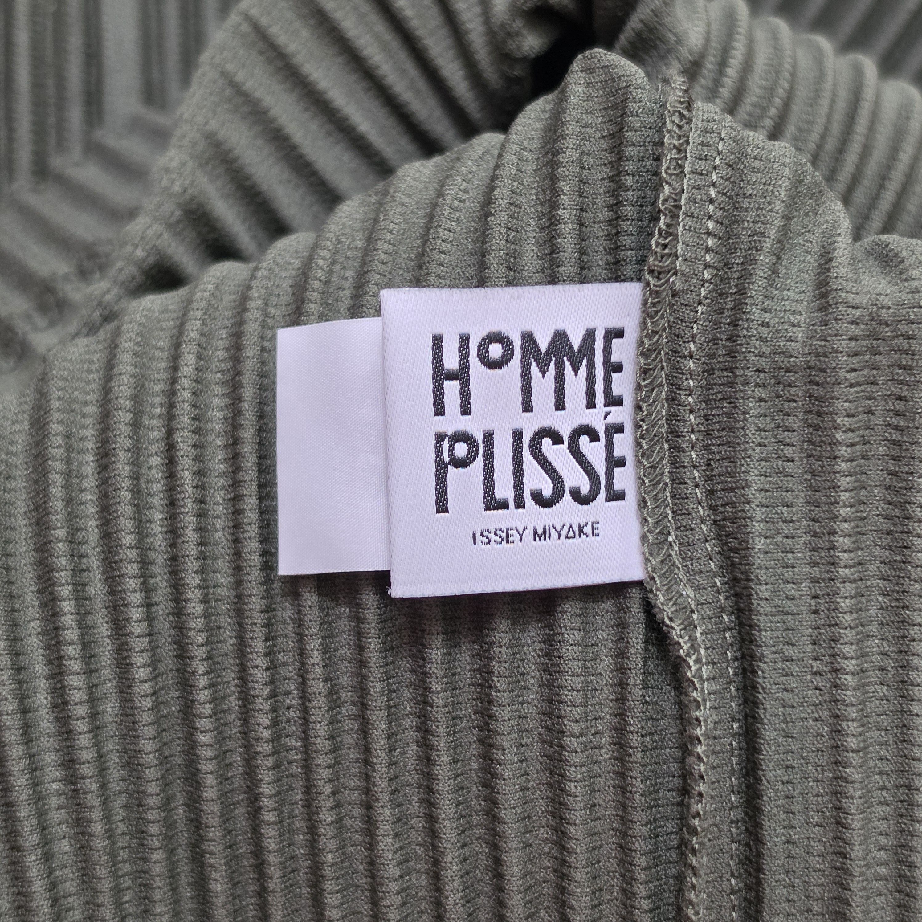Homme Plisse Issey Miyake Pleated roll-up neck top Size US L / EU 52-54 / 3 - 3 Thumbnail