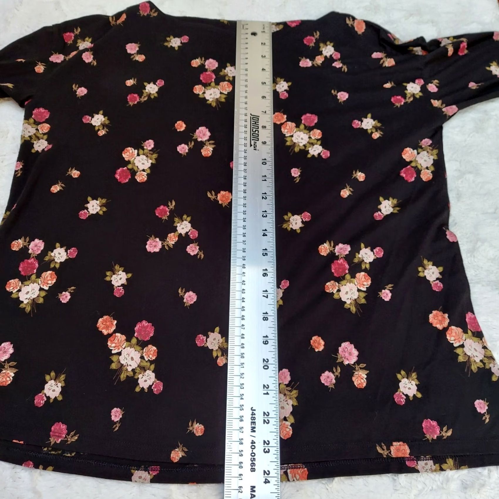 J. Jill J.Jill Women Small Luxe Supima Boat-Neck Tee Floral Long Sleeve Top Black Casual Shirt Ladies Small Black Floral Long Sleeve Boat Neck Tee Size S / US 4 / IT 40 - 7 Thumbnail