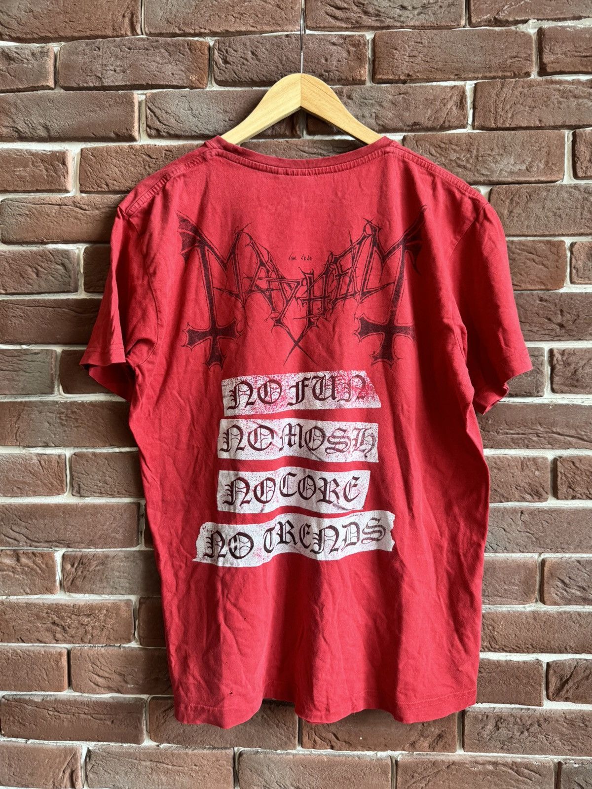 Band Tees Rare Vintage 00s Mayhem Deathcrush Red Black Metal Tshirt L Size US L / EU 52-54 / 3 - 2 Thumbnail
