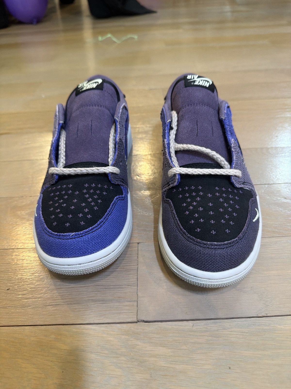 Nike Air Jordan 1 Retro Low OG Size US 9 / EU 42 - 3 Thumbnail