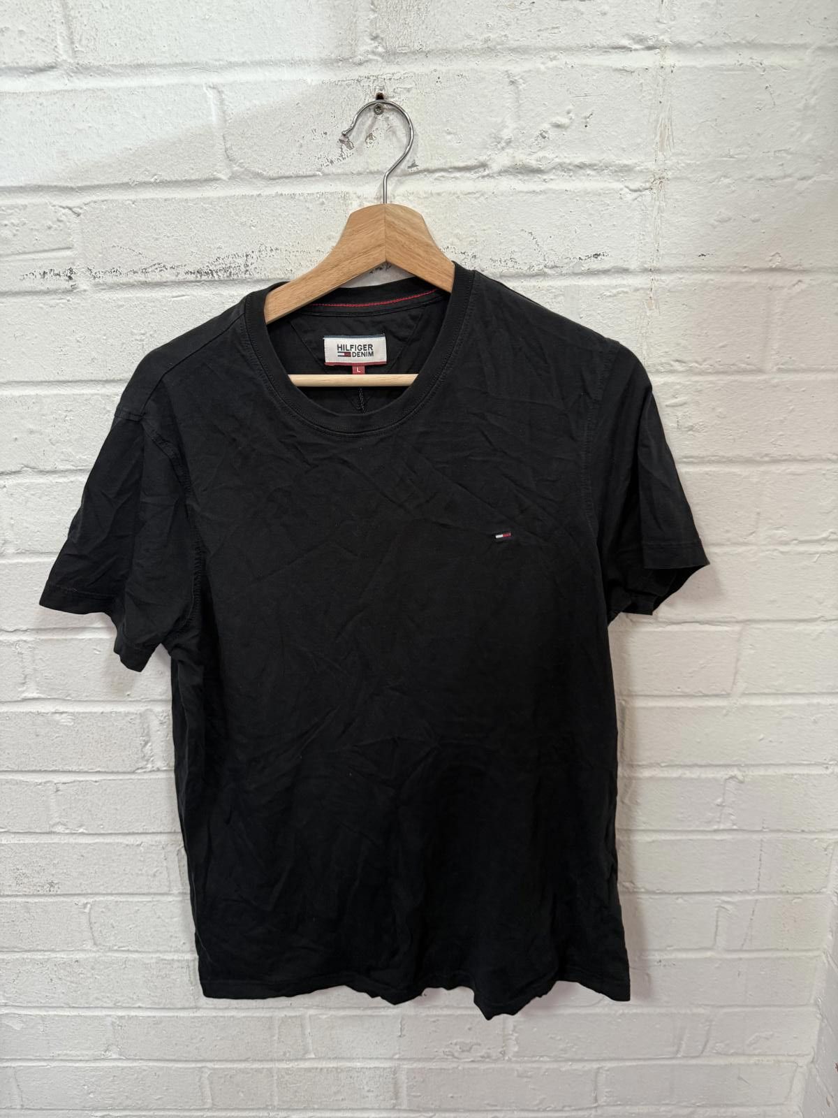 Tommy Hilfiger Tommy Hilfiger Denim Black Short Sleeve T-Shirt Size US L / EU 52-54 / 3 - 1 Thumbnail