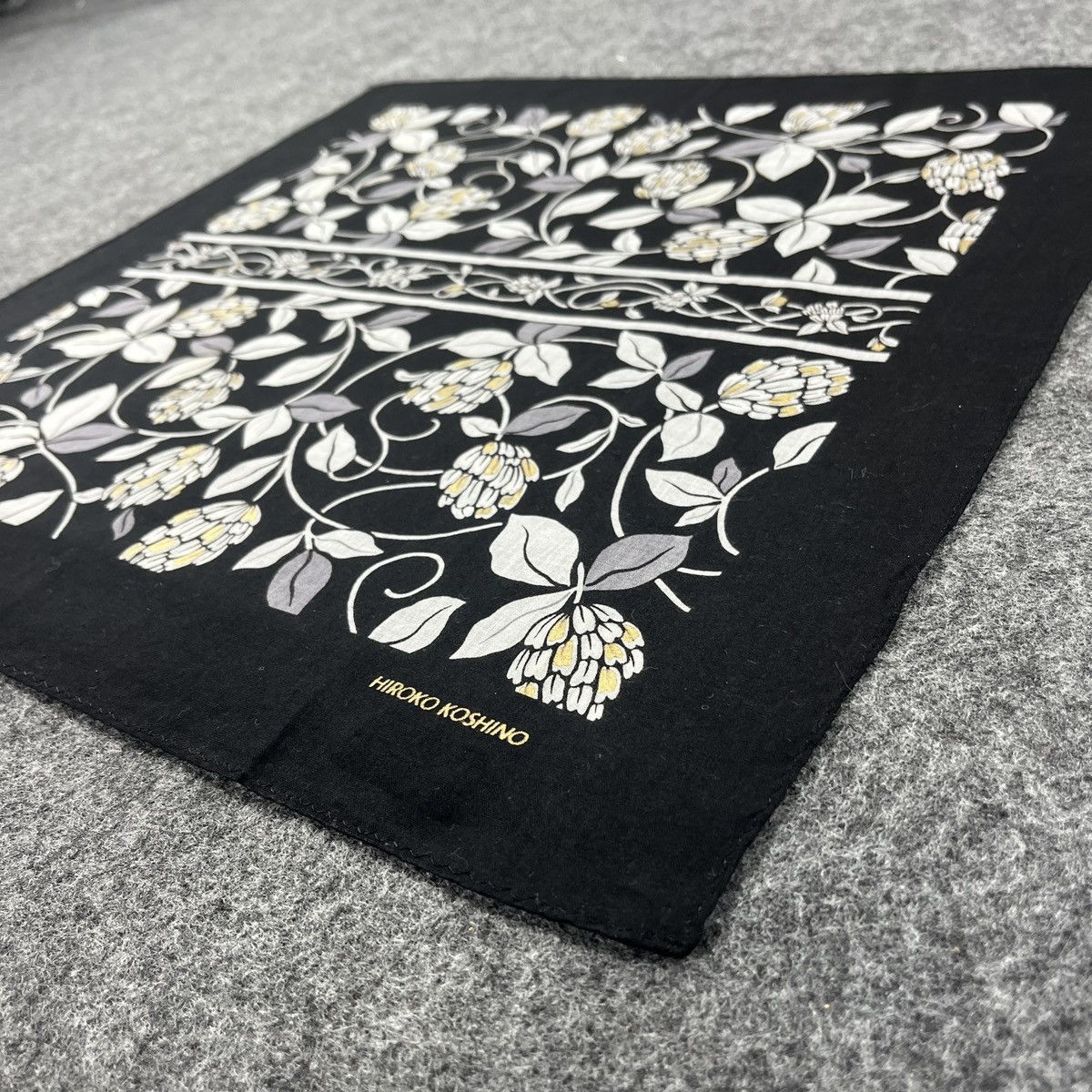 Hiroko Koshino Homme × Vintage Hiroko Koshino Handkerchief / Bandana / Neckerchief B260 Size ONE SIZE - 6 Thumbnail