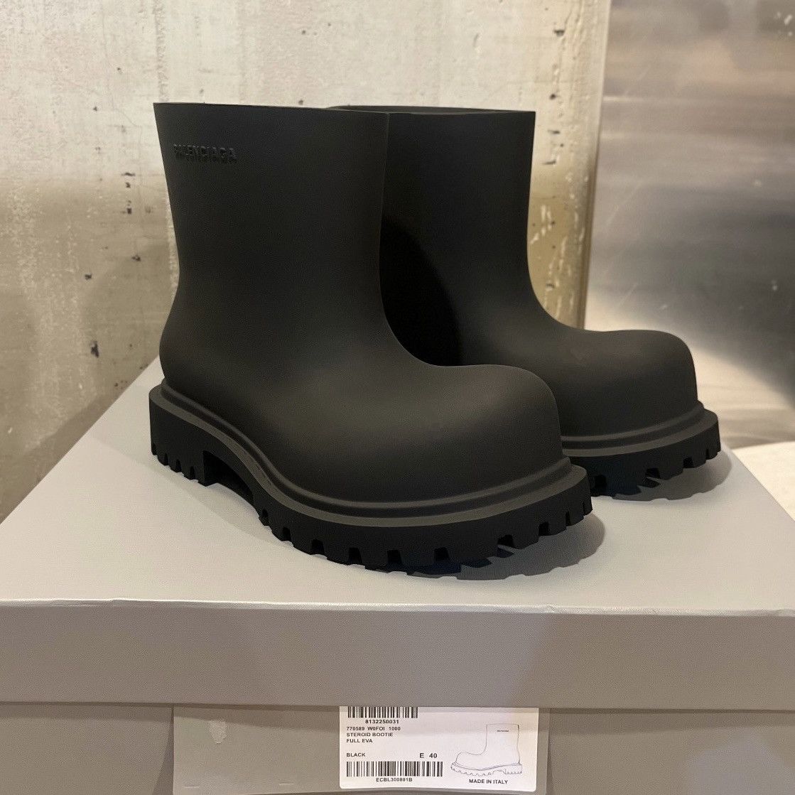 Balenciaga $1250 Balenciaga Steroid Ankle Boot, Size 40 Balenciaga $1250 Balenciaga Steroid Ankle Boot, Size 40