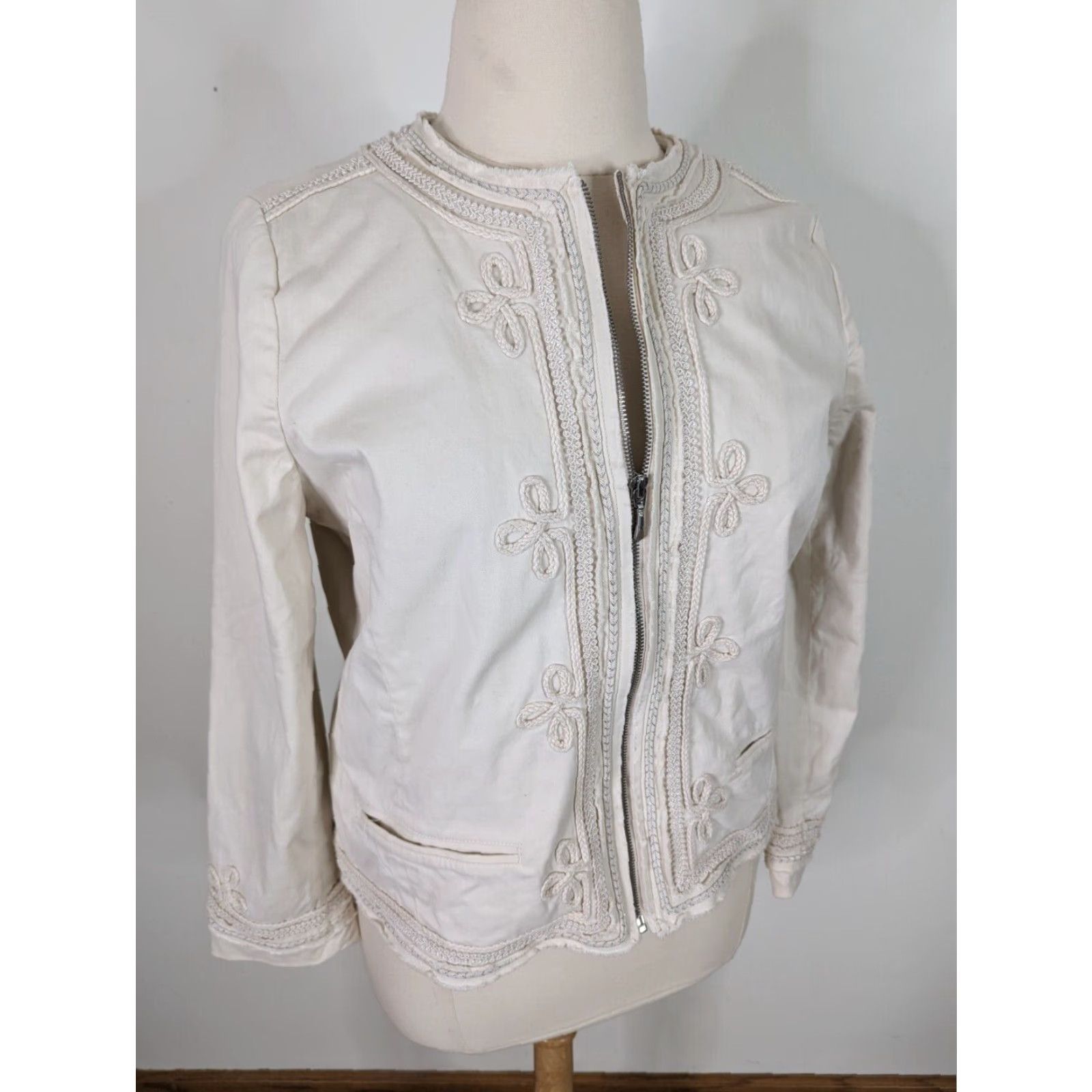 Vintage VINTAGE? New Chico's Tonal Embellished Natural Cream Jacket Sz 2 12/14 Lined EUC NWT Size XS / US 0-2 / IT 36-38 - 2 Thumbnail