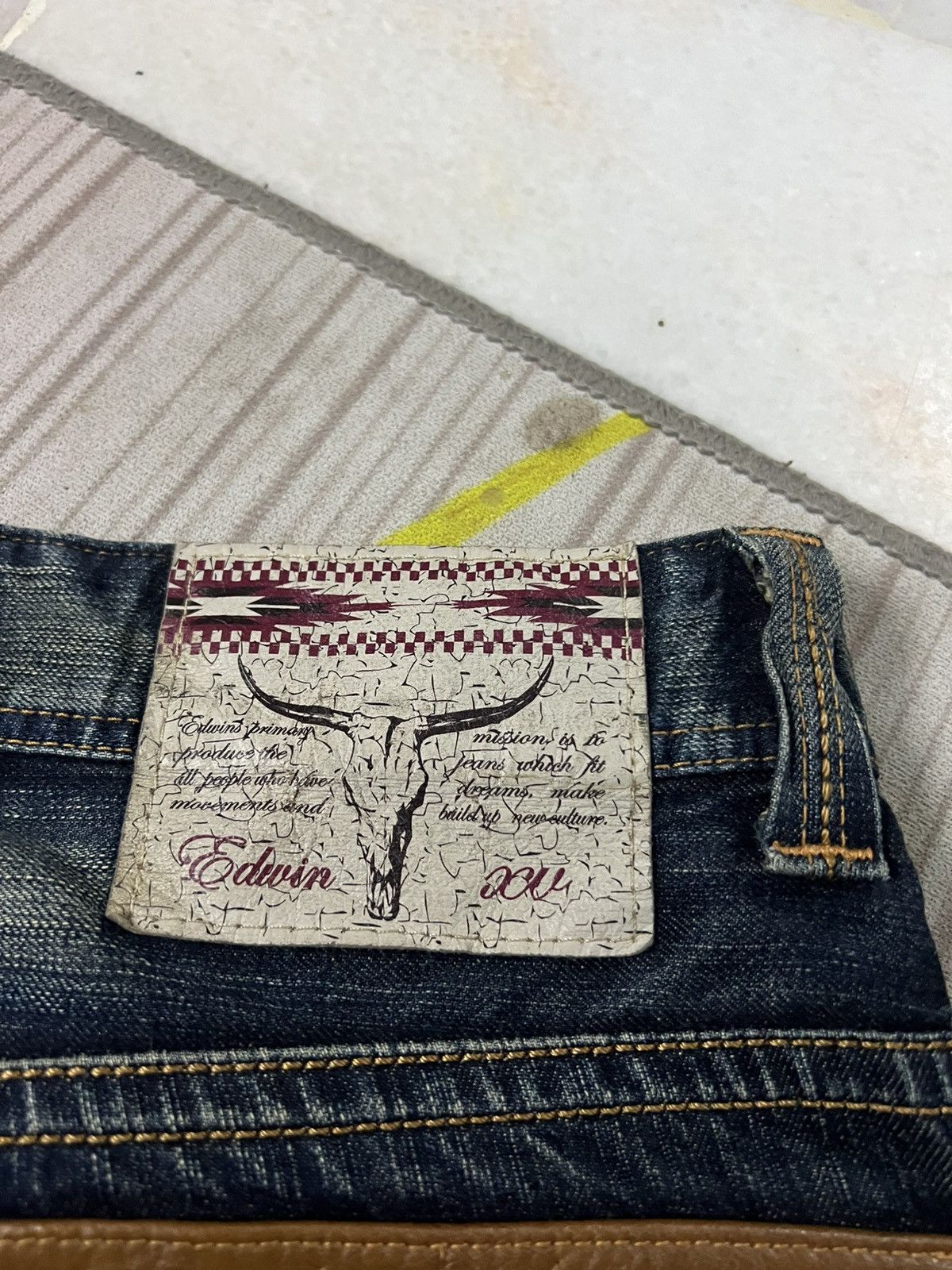 Edwin 💥Flare💥Vintage Edwin XVS Buffalo Head Distress Jean Size US 30 / EU 46 - 23 Thumbnail