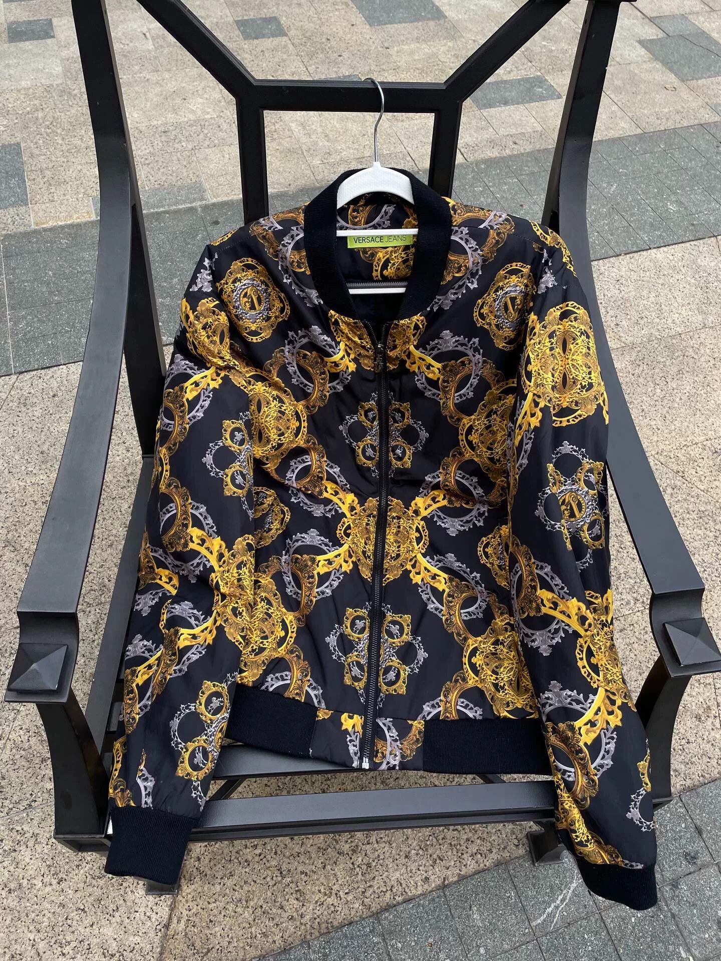 Versace Versace Quilted Outerwear Jacket Size XS / US 0-2 / IT 36-38 - 1 Thumbnail