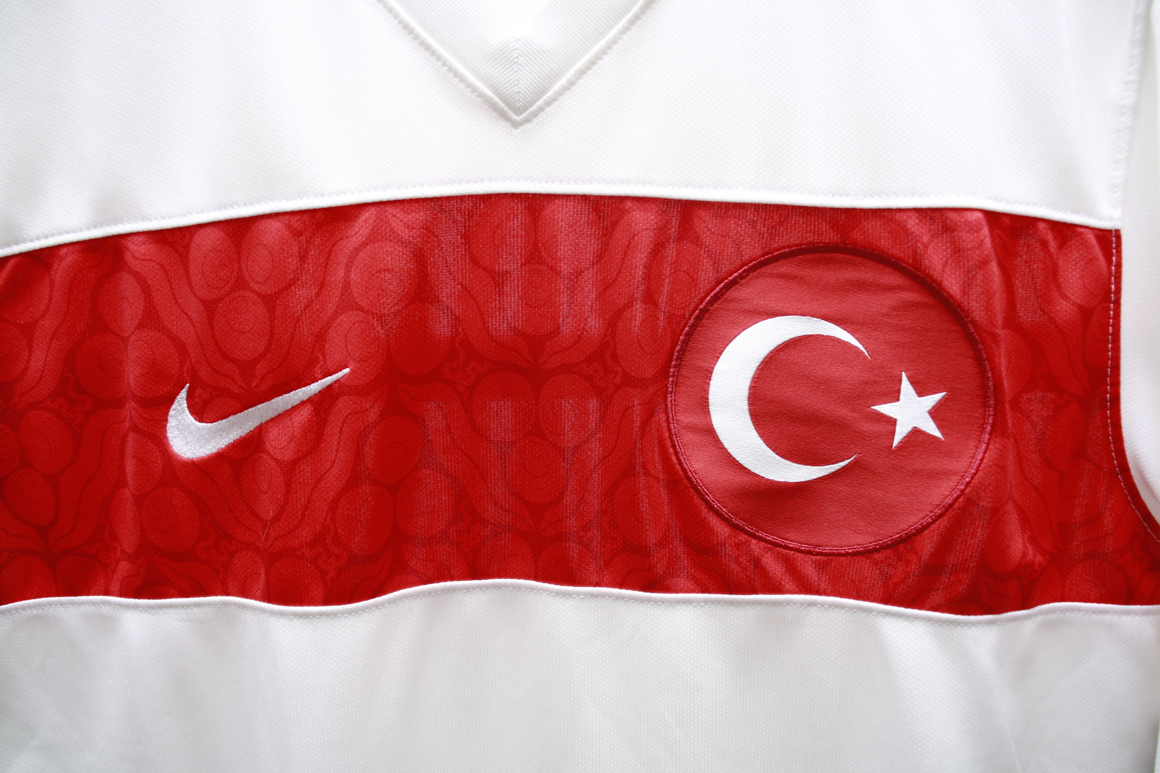 Nike Football Shirt Soccer FC Turkey Away Nike Jersey White UEFA Size US M / EU 48-50 / 2 - 4 Thumbnail