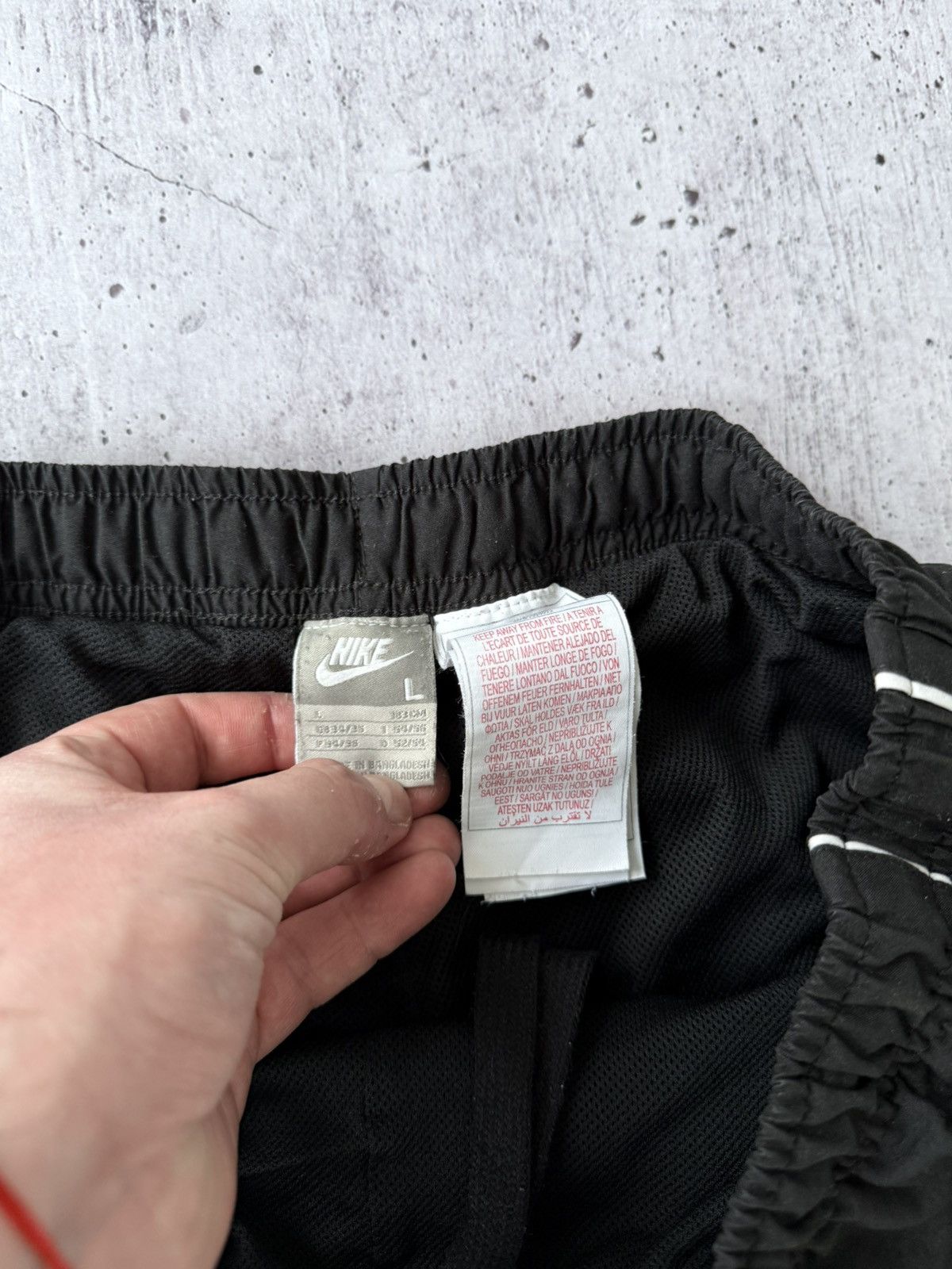 Nike × Vintage Nike Vintage Y2K Black Shorts 00s Size US 33 - 9 Thumbnail