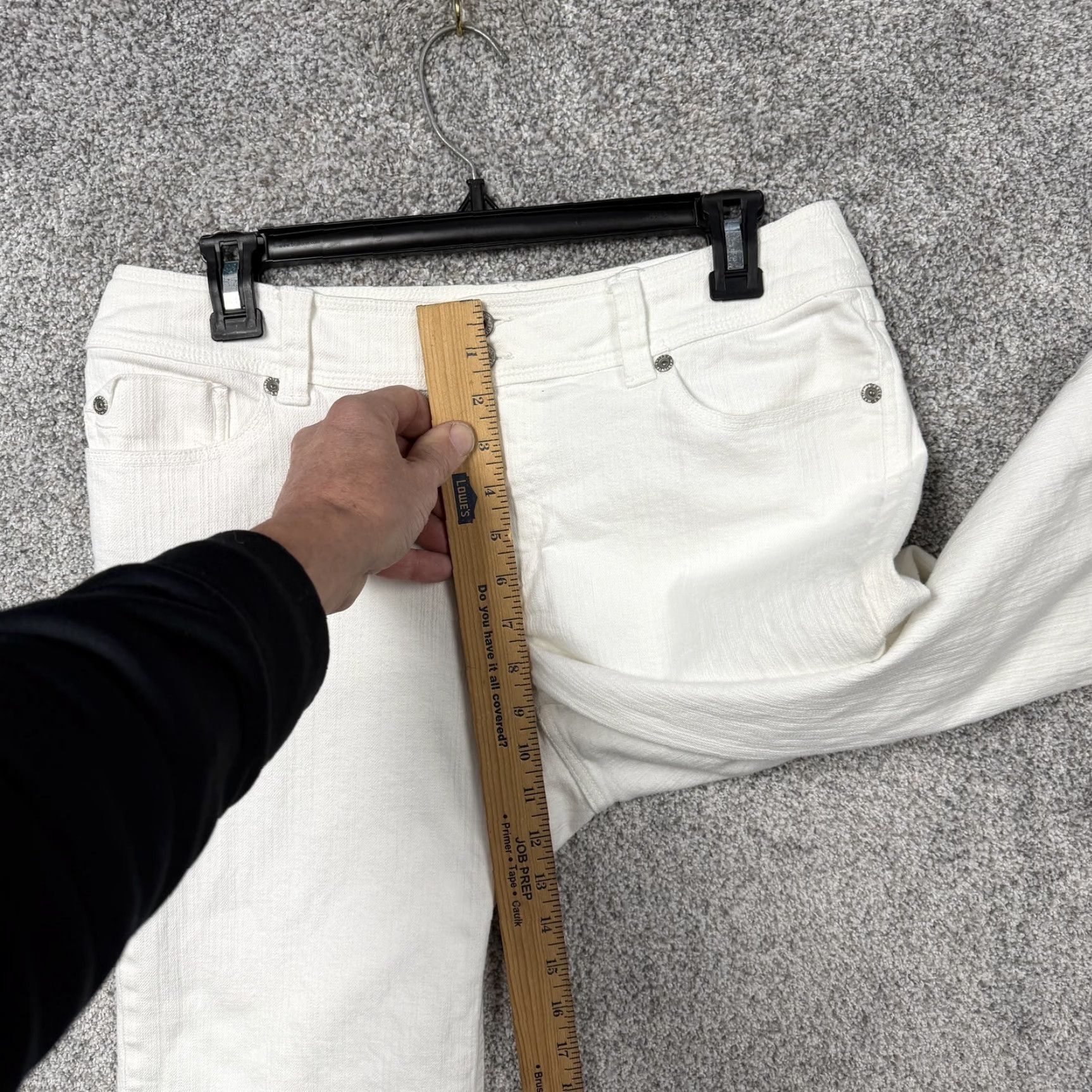 Vintage Chico's Platinum Capri Jeans Regular 32x23 White Rhinestone 5-Pocket Denim Capri Women's Jeans Vintage? No Size 25" / US 0 / IT 36 - 5 Thumbnail