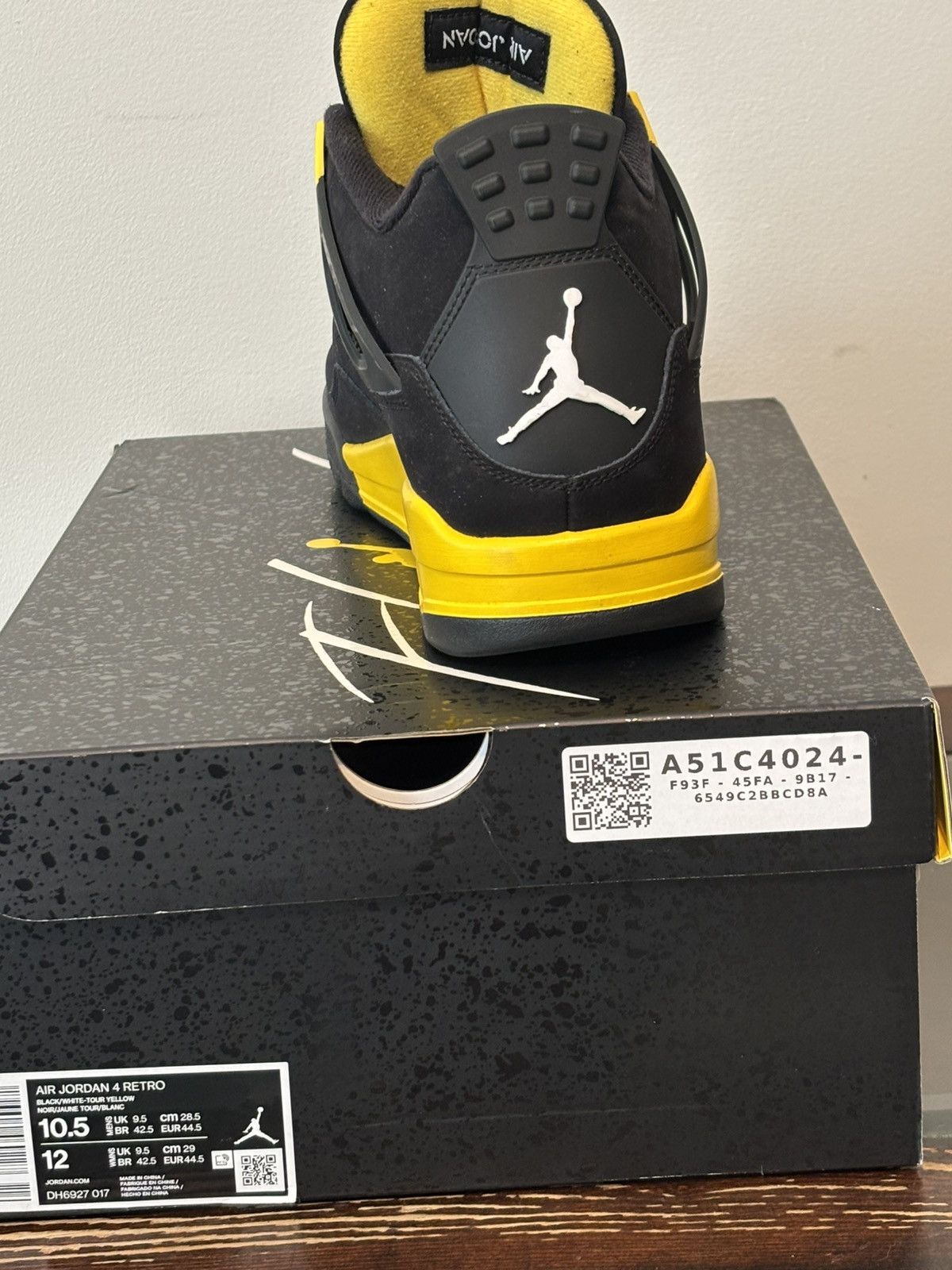 Jordan Brand Jordan Retro 4 Thunder Size US 10.5 / EU 43-44 - 4 Thumbnail