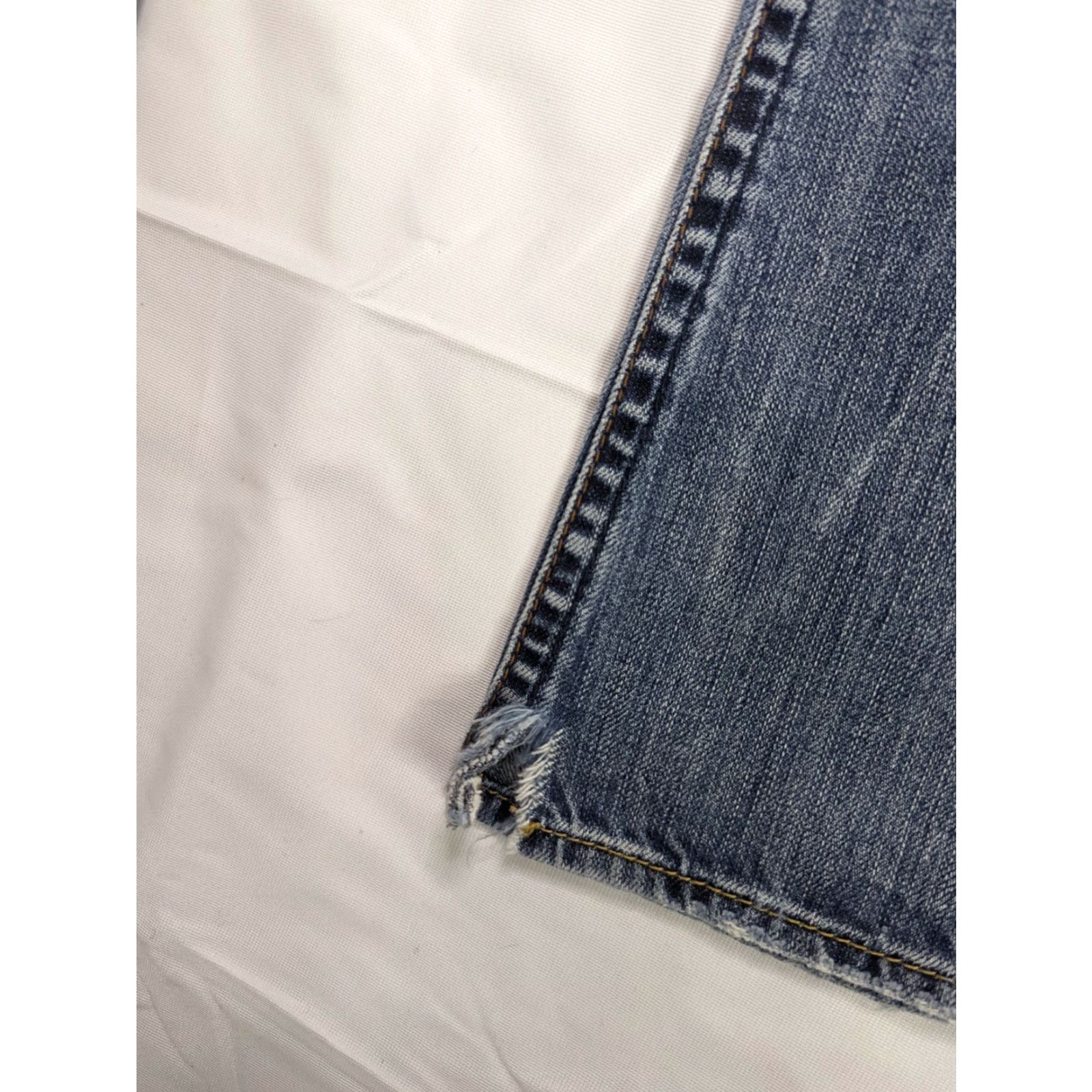 Vintage Silver Jeans Tuesday Women’s Distressed Bootcut Jeans 30 x 31 Regular 33 Inseam 30 Blue Denim Cotton Blend Zipper Closure Embellished Women’s Jeans Size 24" / US 00 / IT 34 - 6 Thumbnail