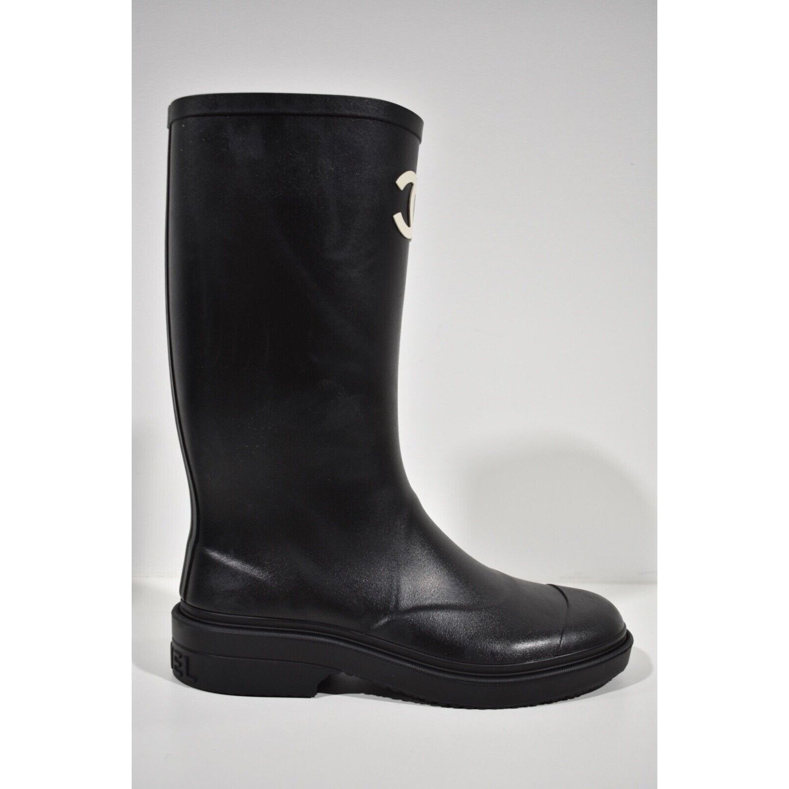 Chanel Chanel REV Black White CC Logo High Rubber Rain Boots 41 Size US 11 / IT 41 - 2 Thumbnail