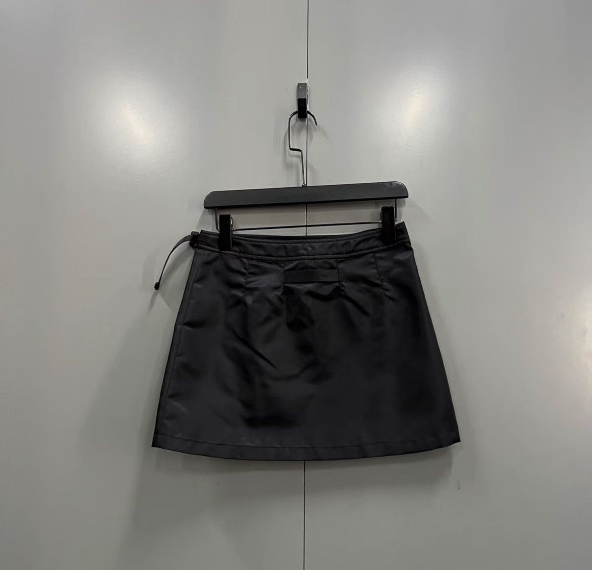 1017 ALYX 9SM 1017 ALYX 9SM Black Nylon Mini Skirt J41 Size 27" / US 4 / IT 40 - 2 Thumbnail
