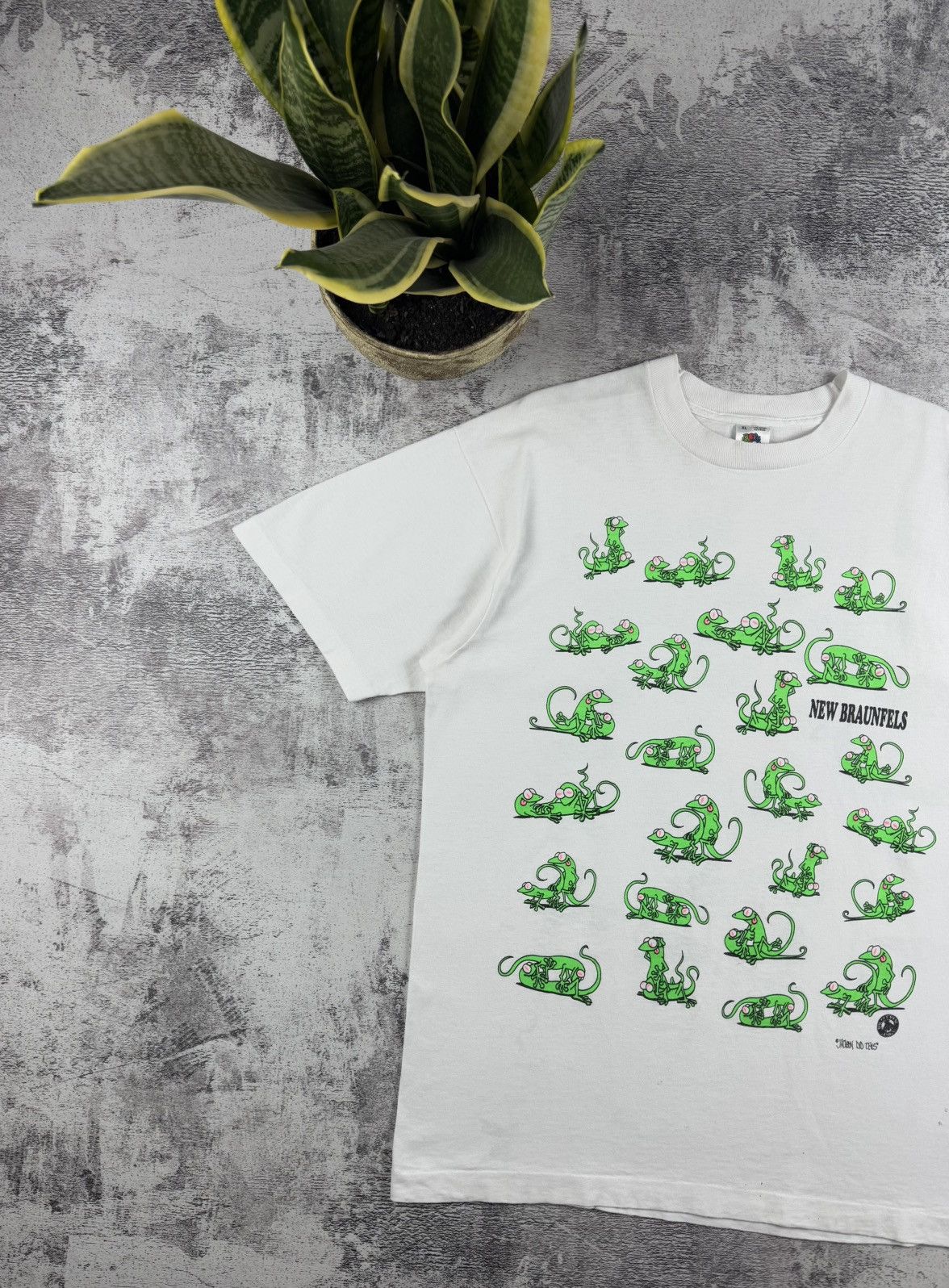 Vintage Kama Sutra Lizard Sex Positions New Braunfels T Shirt Tee Size US XL / EU 56 / 4 - 3 Thumbnail
