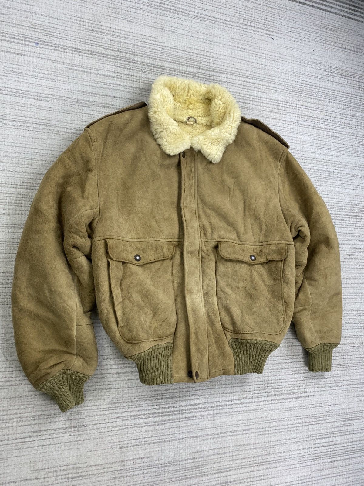 Vintage Vintage 80s Christchurch Sheepskin B-3 Sherpa Jacket Size US M / EU 48-50 / 2 - 3 Thumbnail