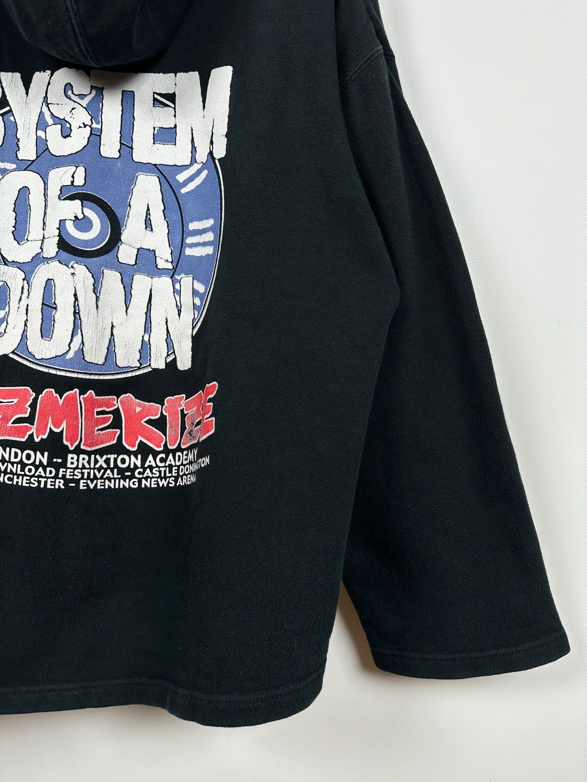 Band Tees 2005 Vintage System Of A Down Mezmerize Tour Hoodie Size US L / EU 52-54 / 3 - 17 Thumbnail