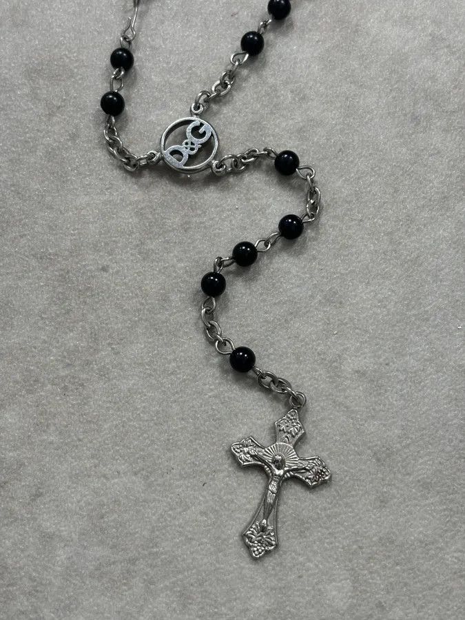 Dolce & Gabbana 2000s Dolce & Gabbana Black Rosary Cross Necklace Size ONE SIZE - 4 Thumbnail