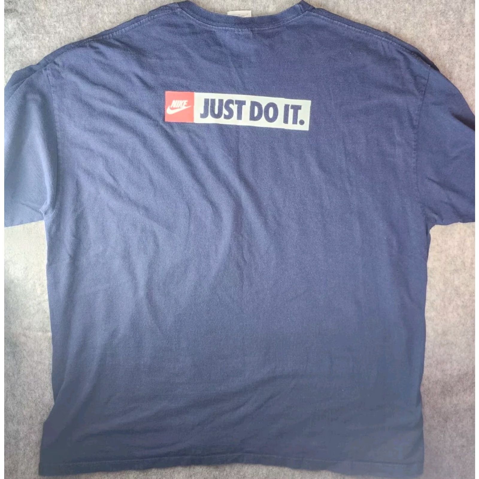 Nike VINTAGE Nike T Shirt Mens XL Just Do It Graphic Swoosh Tee Logo USA MADE 90s Navy Blue USA Mens Graphic Tee Size US XXL / EU 58 / 5 - 4 Thumbnail