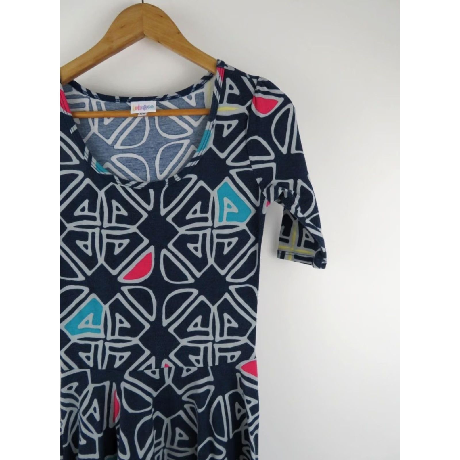 Vintage VINTAGE LuLaRoe Nicole Dress XS Tribal Aztec Blue Gray Fit & Flare Dress Sleeve 3/4, Knee Length, Stretch, A-Line Womens Size XS / US 0-2 / IT 36-38 - 2 Thumbnail