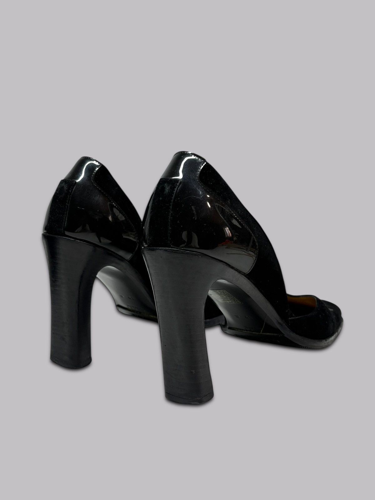 Gucci Vintage Gucci Tom Ford 2000s Rare D’Orsay Block Heel Suede Size US 9 / IT 39 - 7 Thumbnail