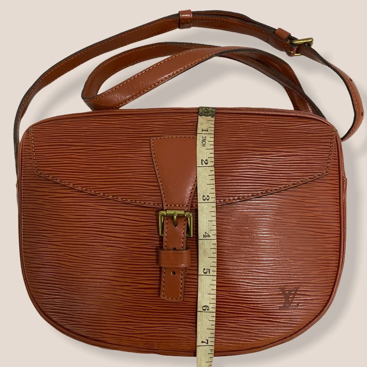 Louis Vuitton ‼️LASTDROP‼️LOUIS VUITTON JEUNE FILLE EPI LEATHER SHOULDER BAG Size ONE SIZE - 14 Thumbnail