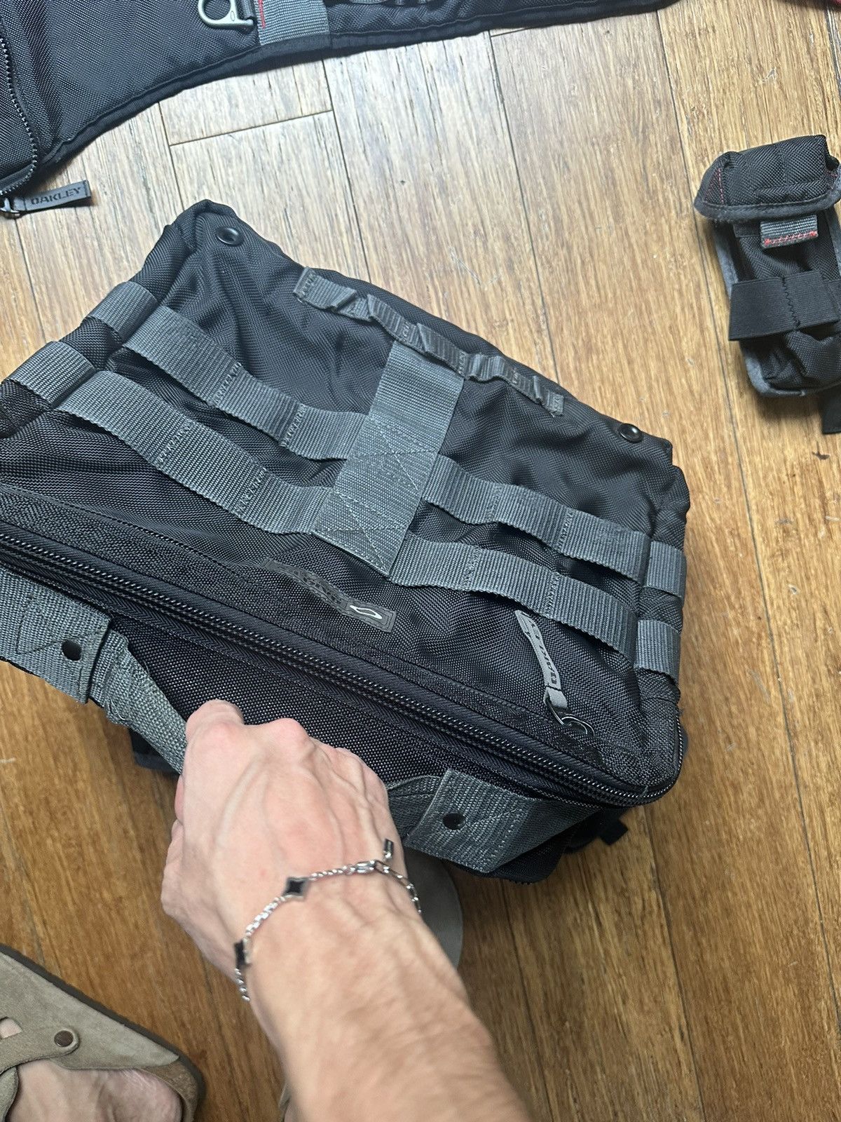Oakley Oakley Vintage Tactical Field Gear Messenger Sling Gorpcore Size ONE SIZE - 16 Thumbnail